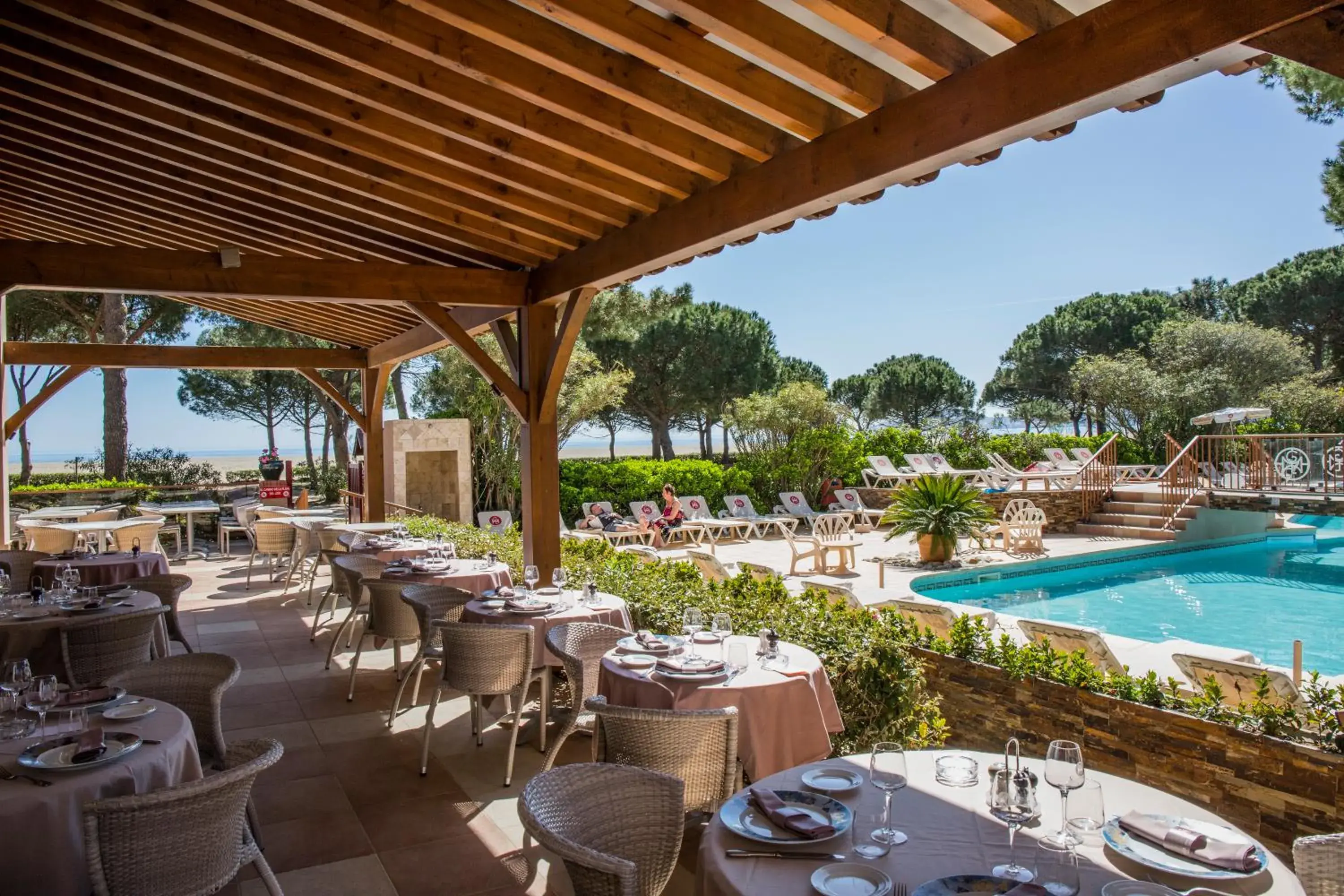 Patio, Restaurant/Places to Eat in Grand Hôtel Du Lido