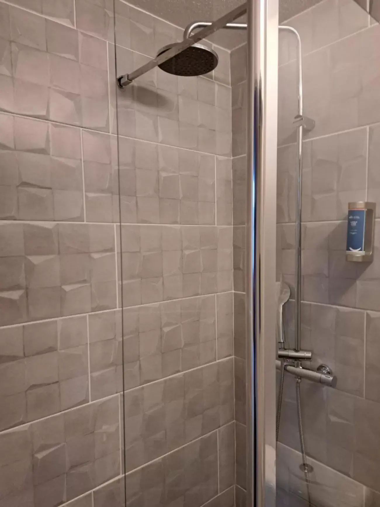 Shower, Bathroom in Brit Hotel Essentiel Tours Nord