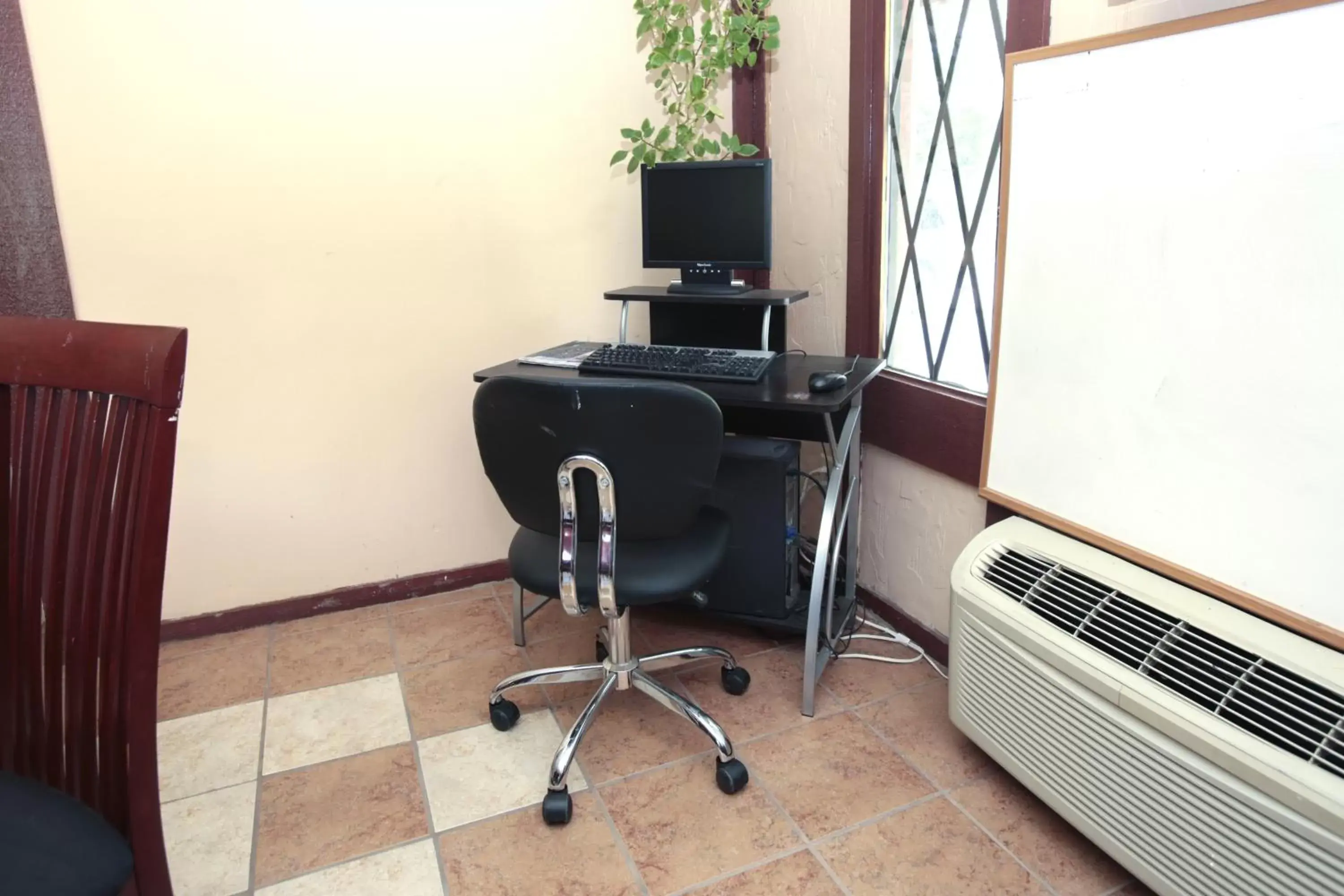 On site in Knights Inn - Battle Creek On site in Knights Inn - Battle Creek