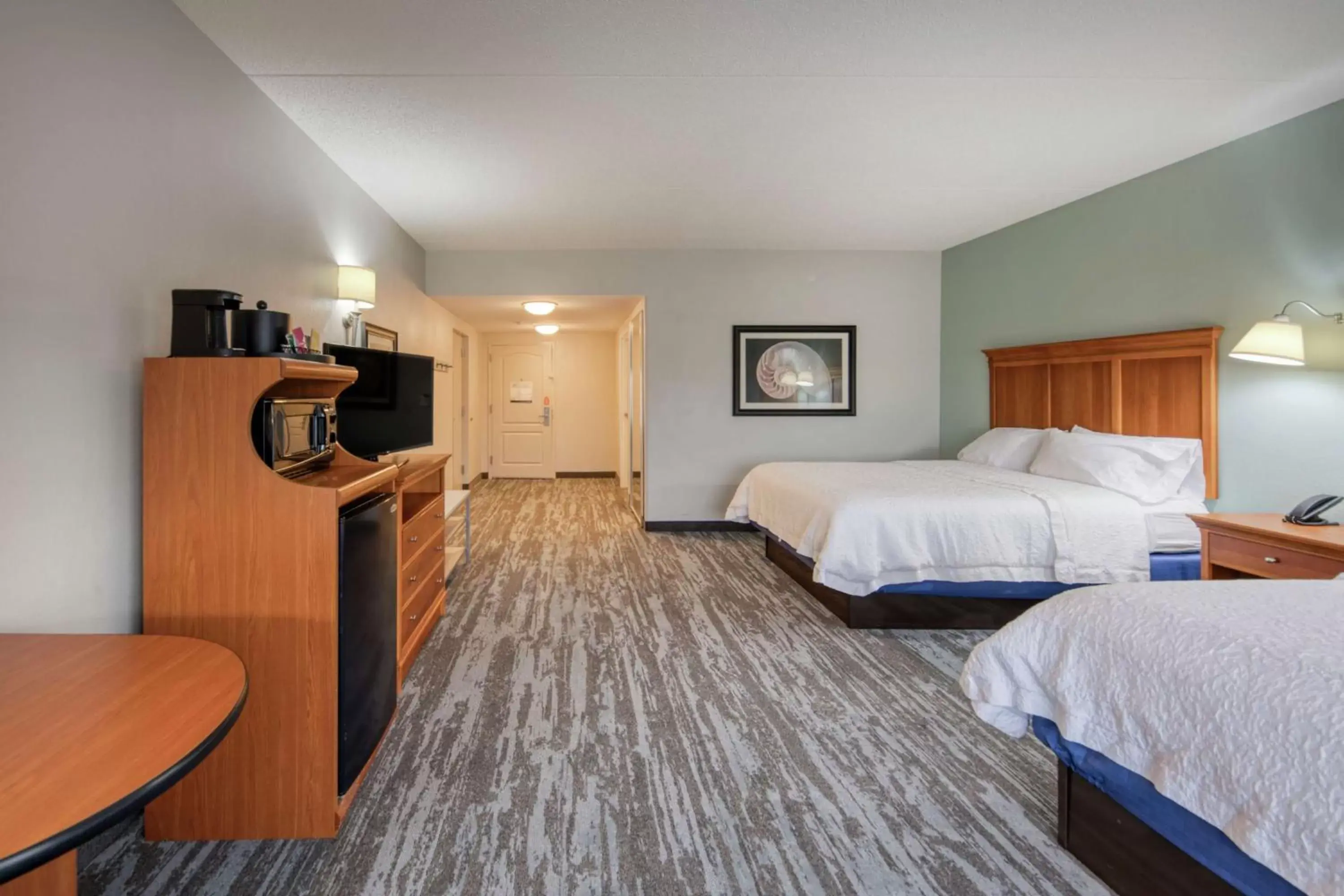 Bedroom, Bed in Hampton Inn Wilmington University Area