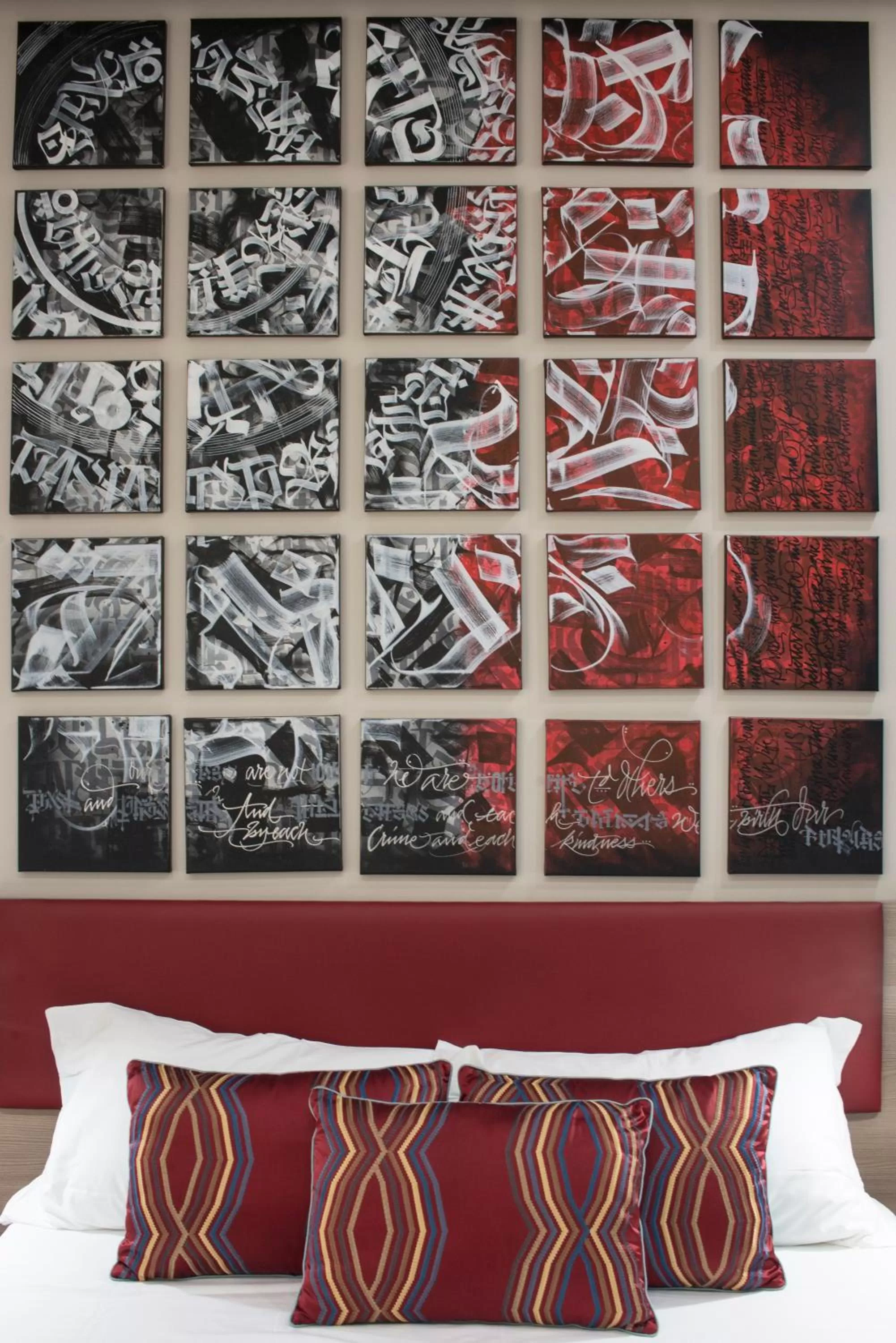 Decorative detail in Regina Margherita Suite