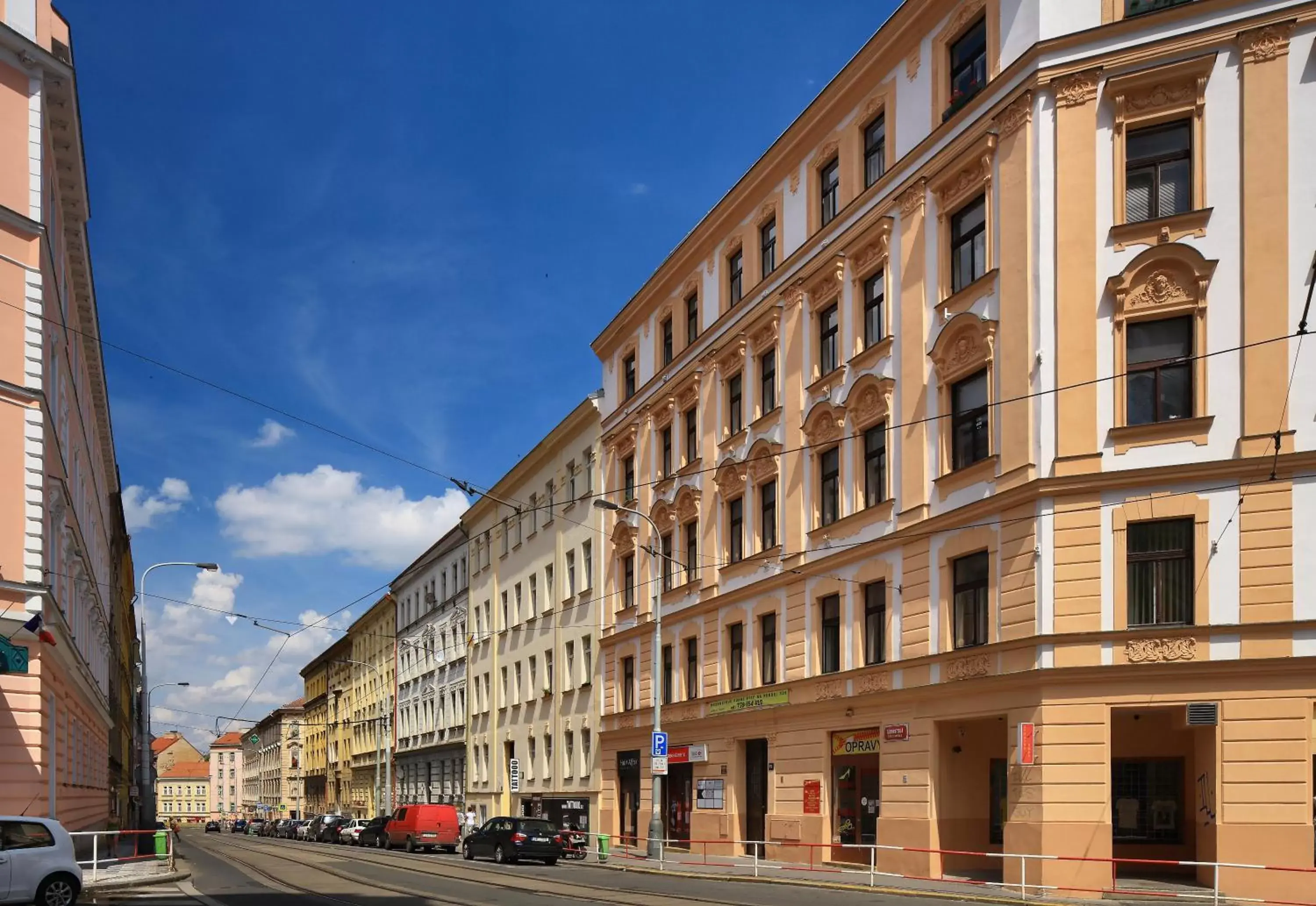 Facade/entrance, Neighborhood in Hotel Golden City Garni