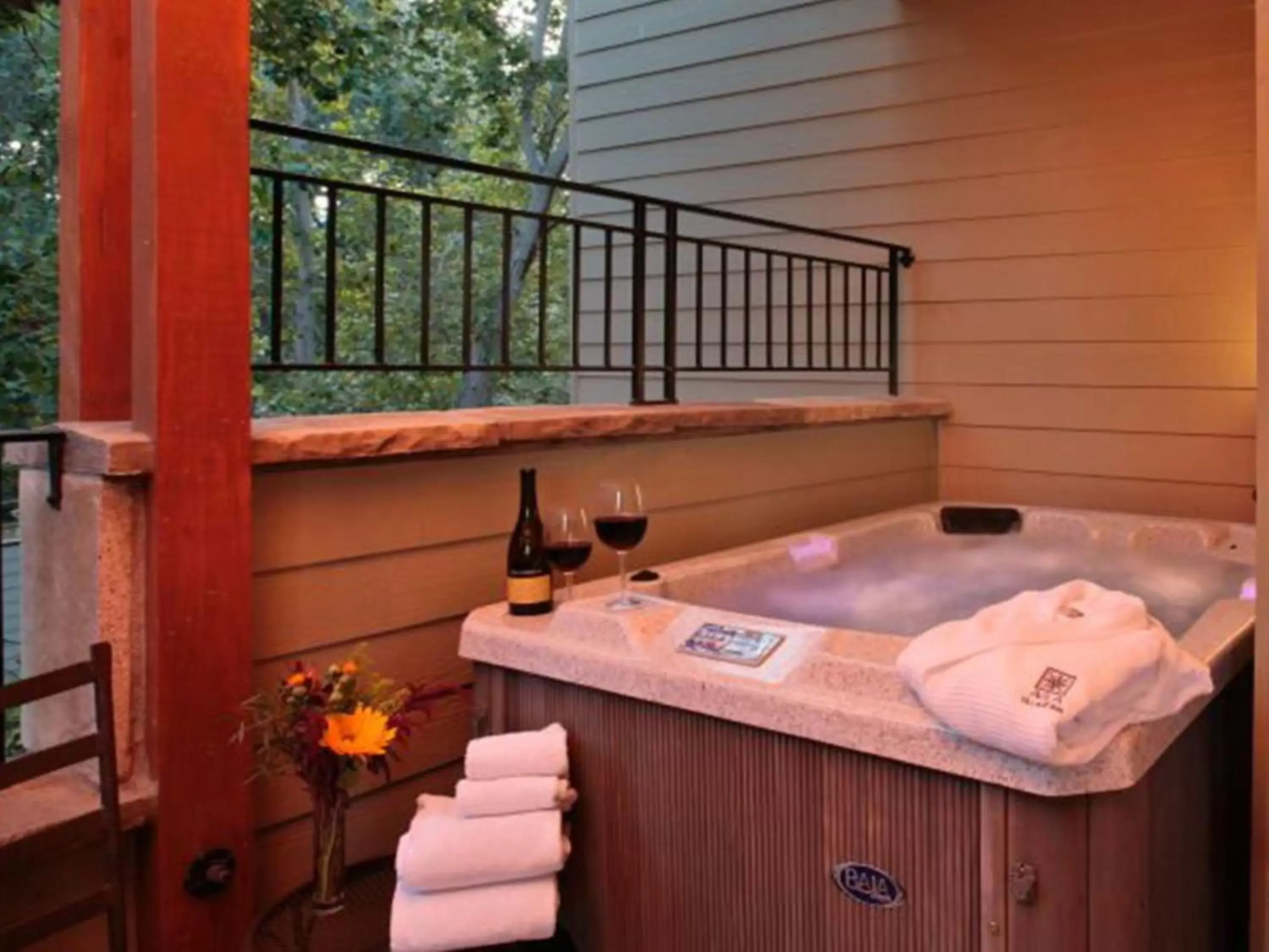 Hot Tub in Avila Village Inn