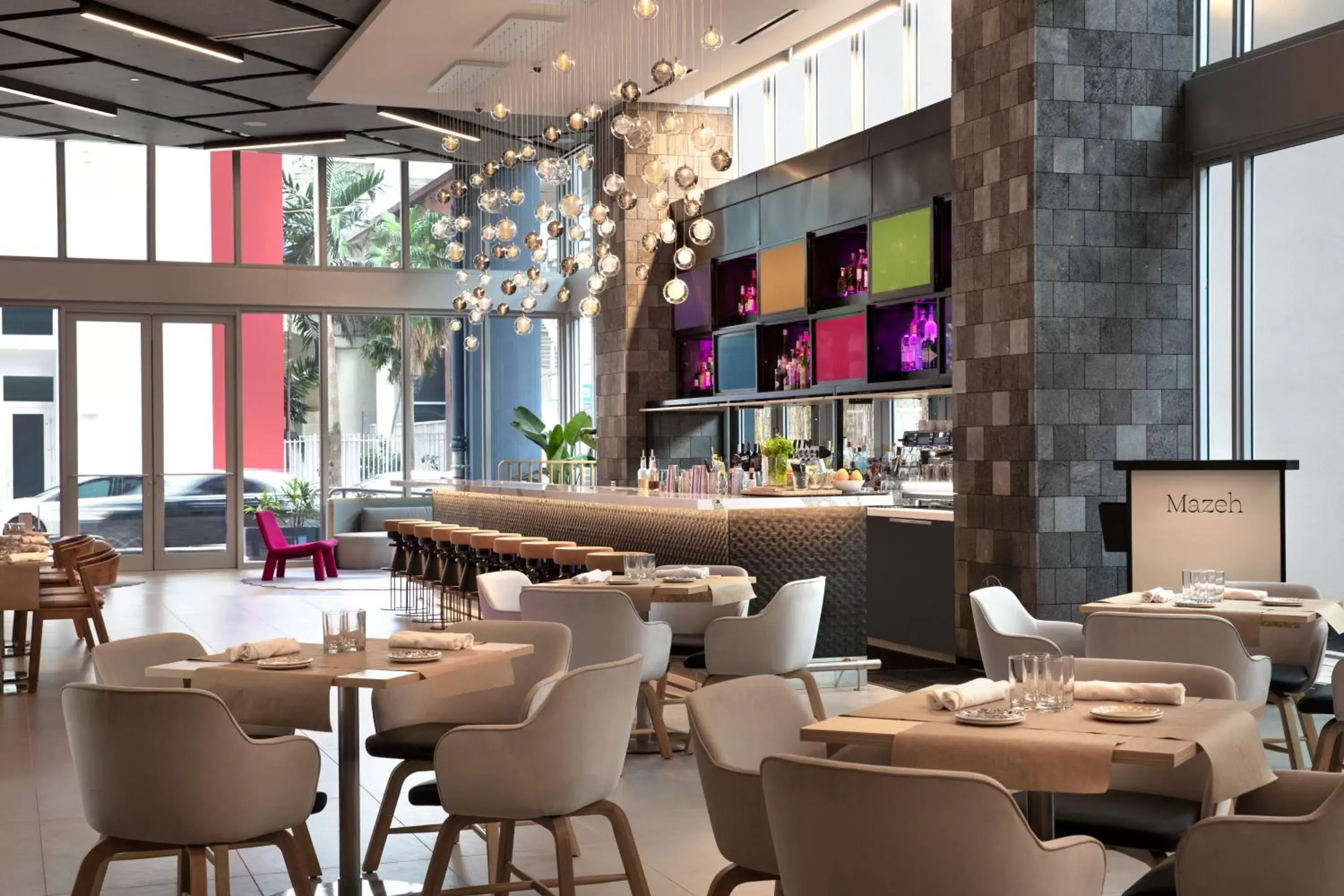 Restaurant/Places to Eat in YOTELPAD Miami