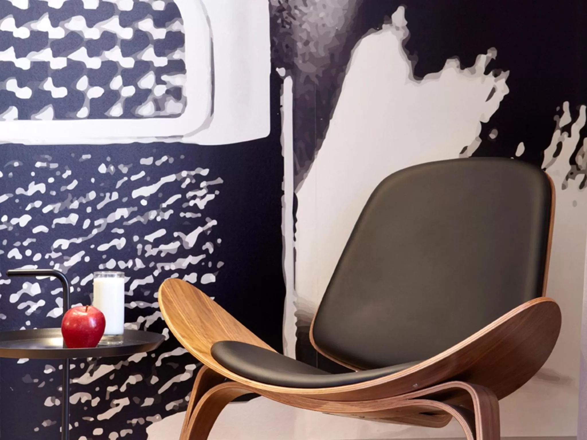 Decorative detail in Apollon Library Suites