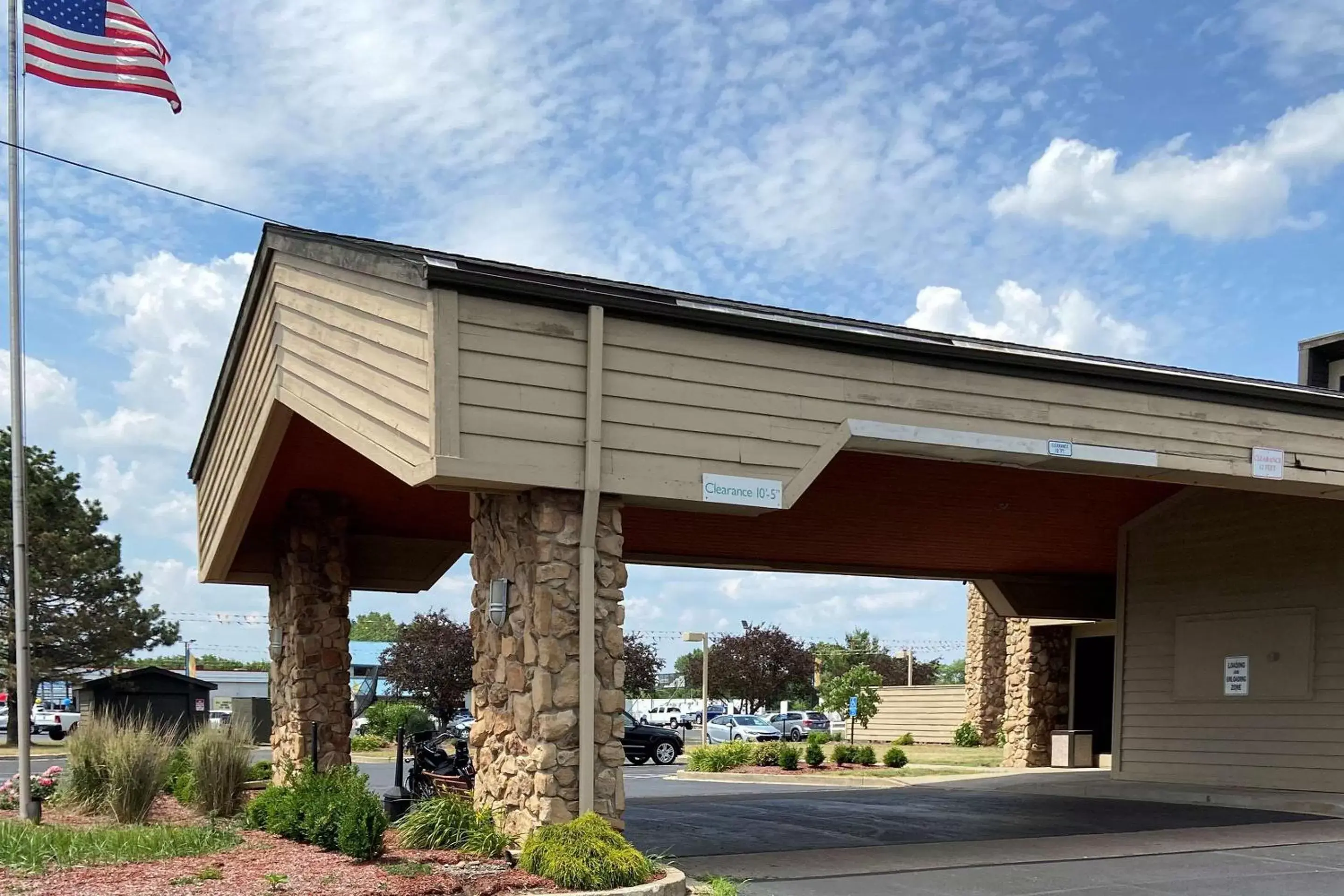 Property Building in Quality Inn & Suites Goshen