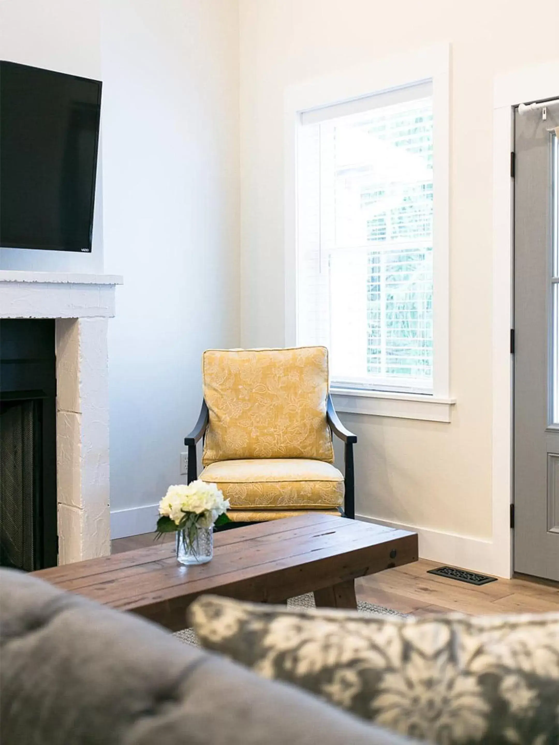 Seating Area in Farmhouse Suites by Amish Country Lodging