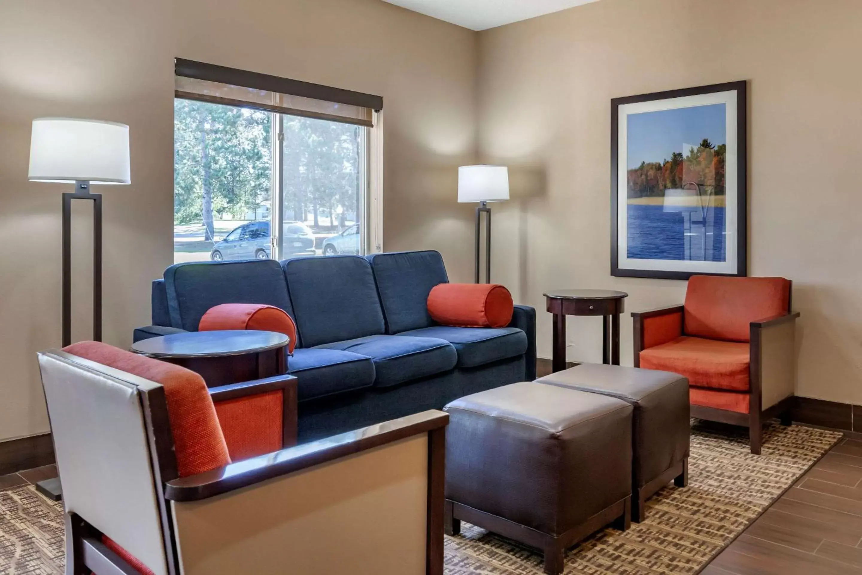 Lobby or reception, Seating Area in Comfort Inn Rhinelander