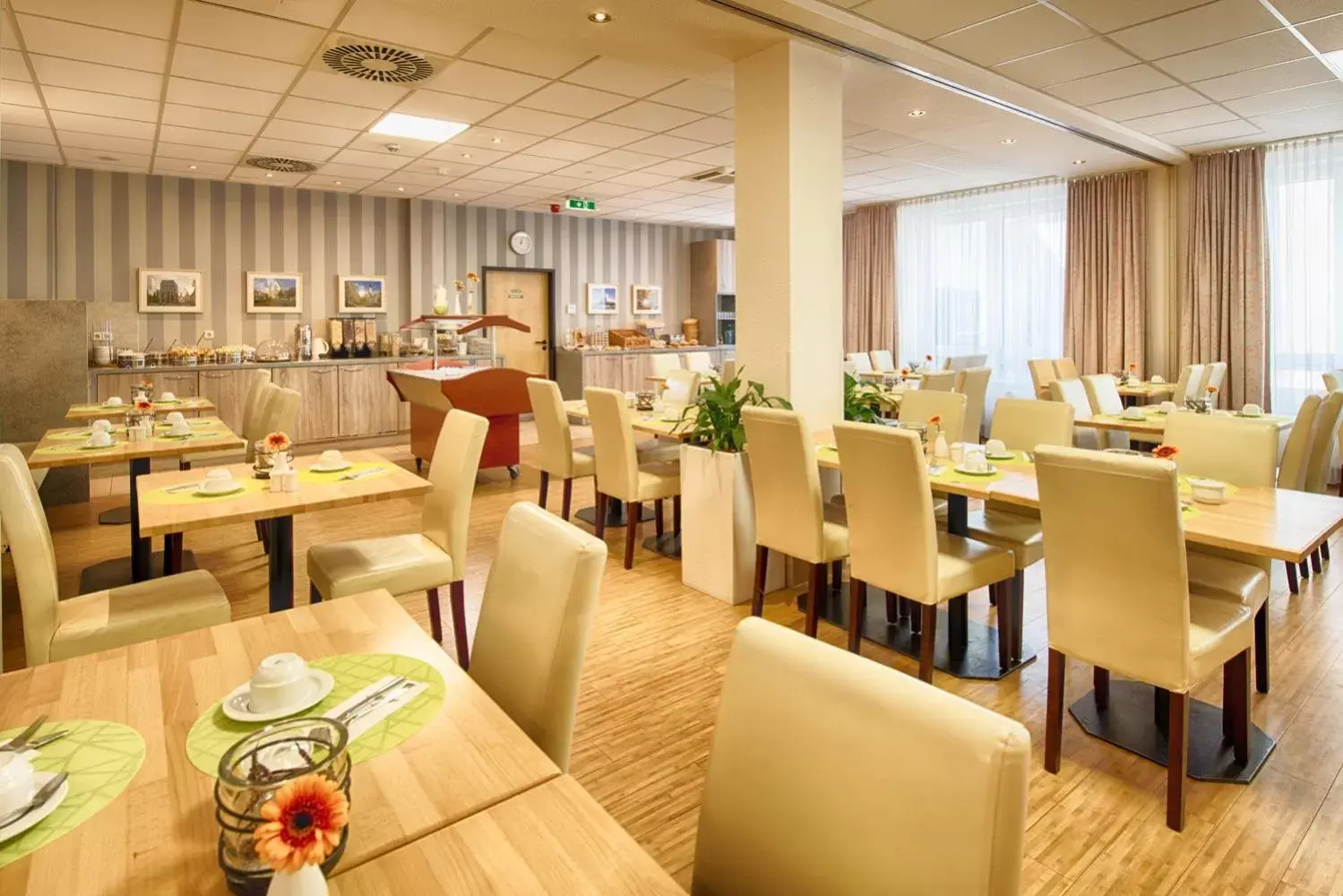 Buffet breakfast, Restaurant/Places to Eat in ACHAT Hotel Leipzig Messe