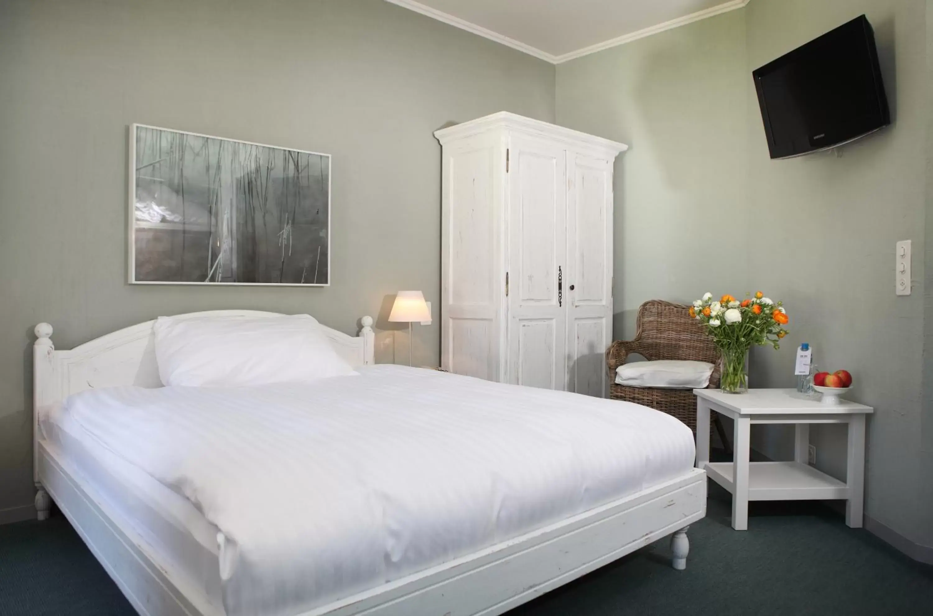 Bedroom, Bed in Hotel Hirschen am See Bedroom, Bed in Hotel Hirschen am See