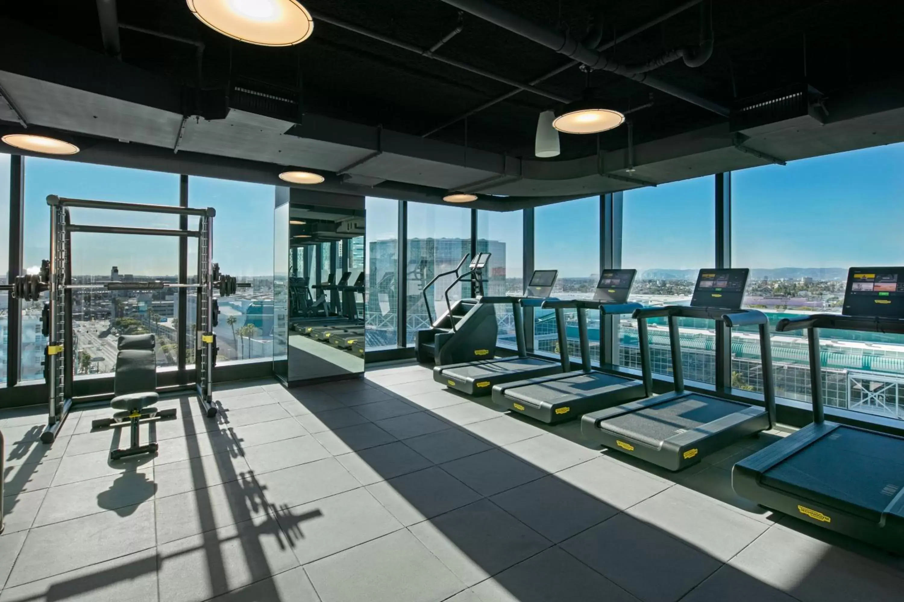 Fitness centre/facilities in Moxy Downtown Los Angeles