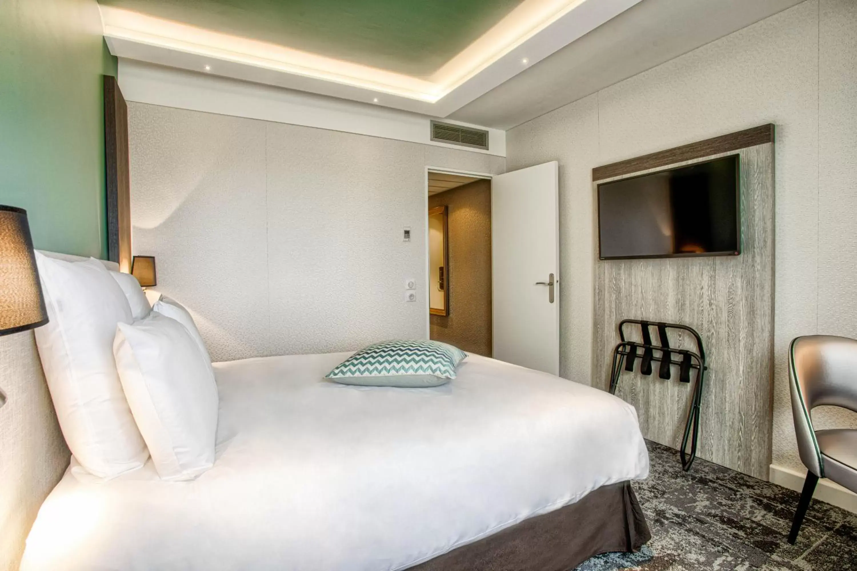 Bedroom, Bed in Mercure Cabourg Hôtel & Spa