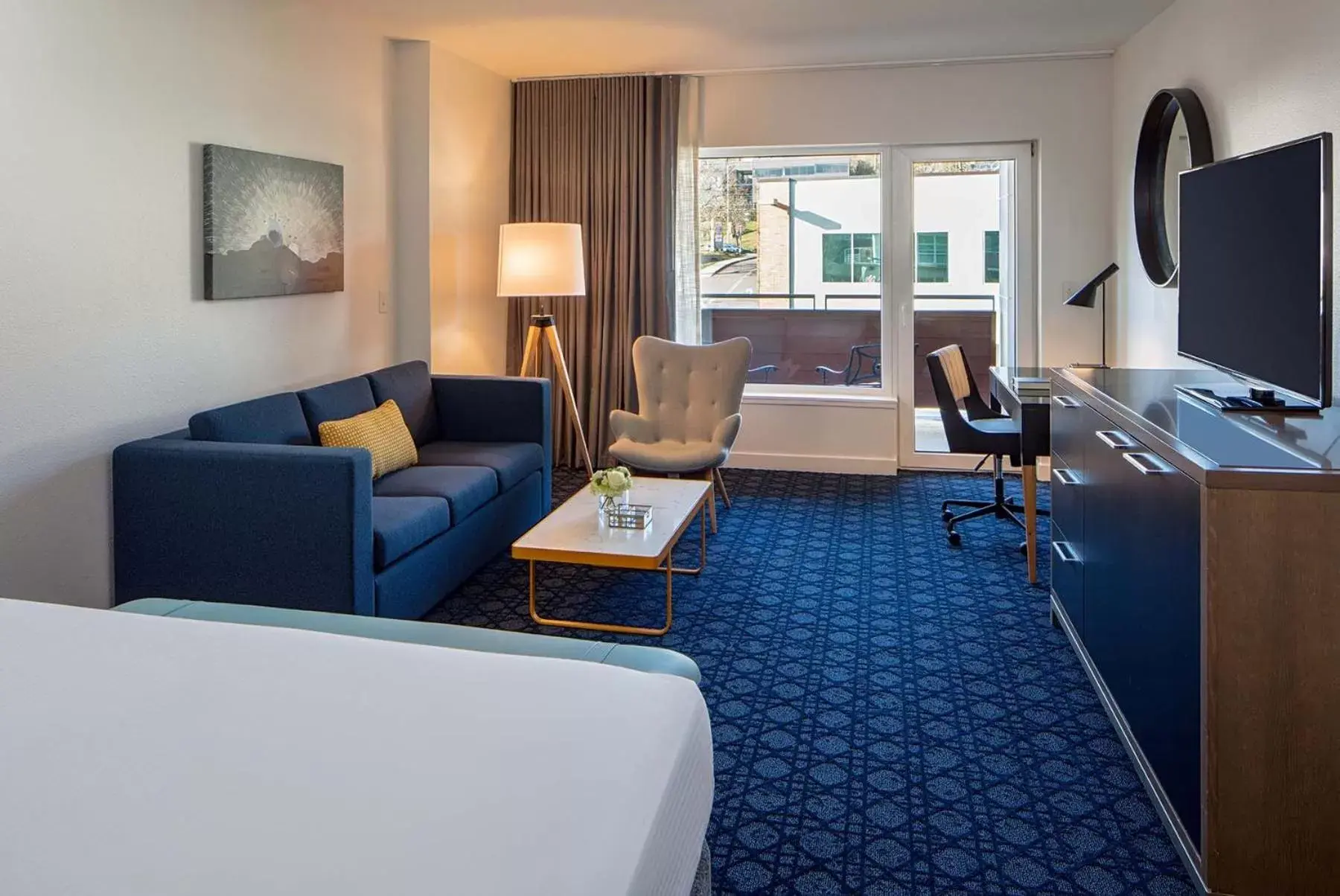 TV and multimedia, Seating Area in River's Edge Hotel Portland, Tapestry Collection by Hilton
