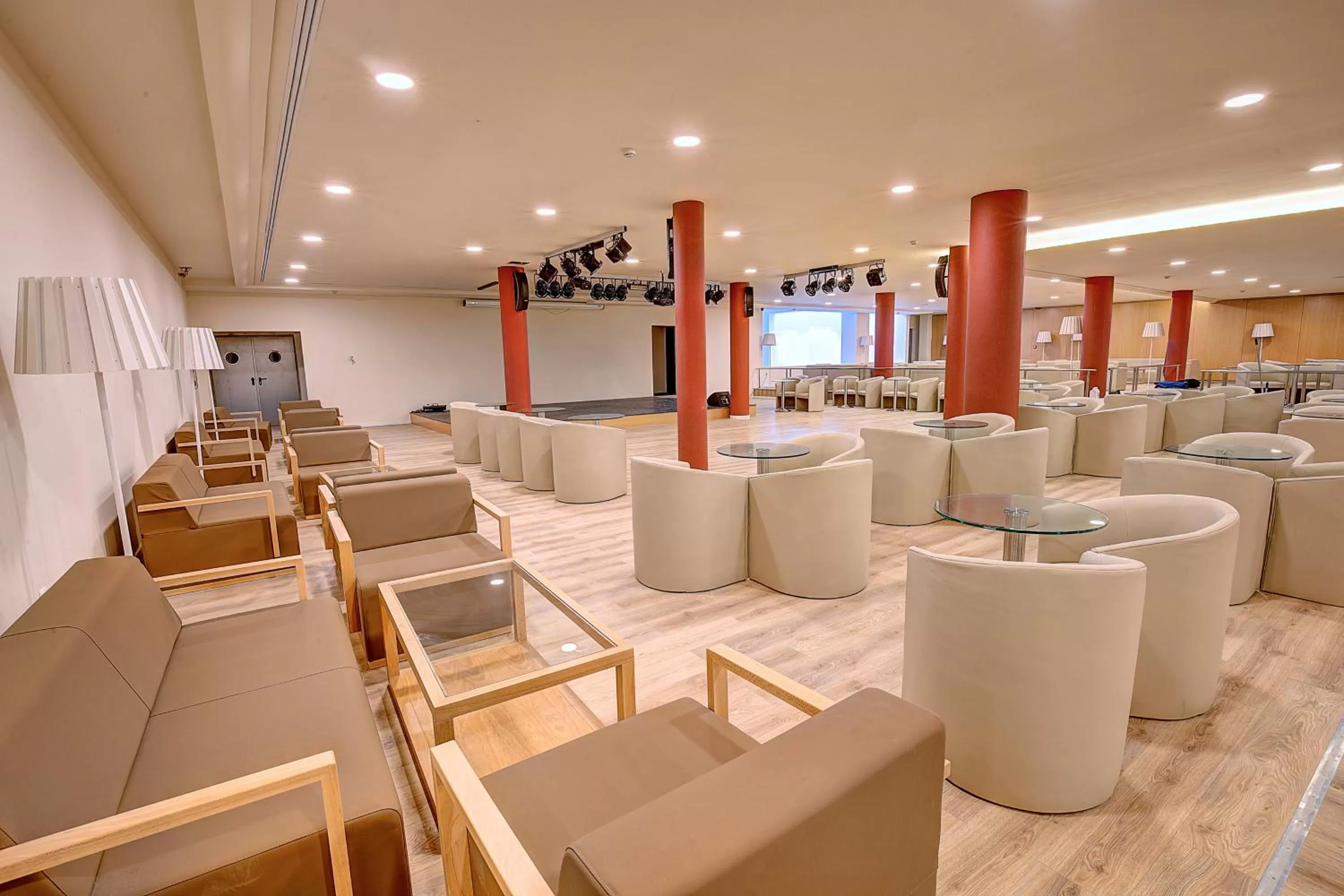 Communal lounge/ TV room in SBH Monica Beach Resort