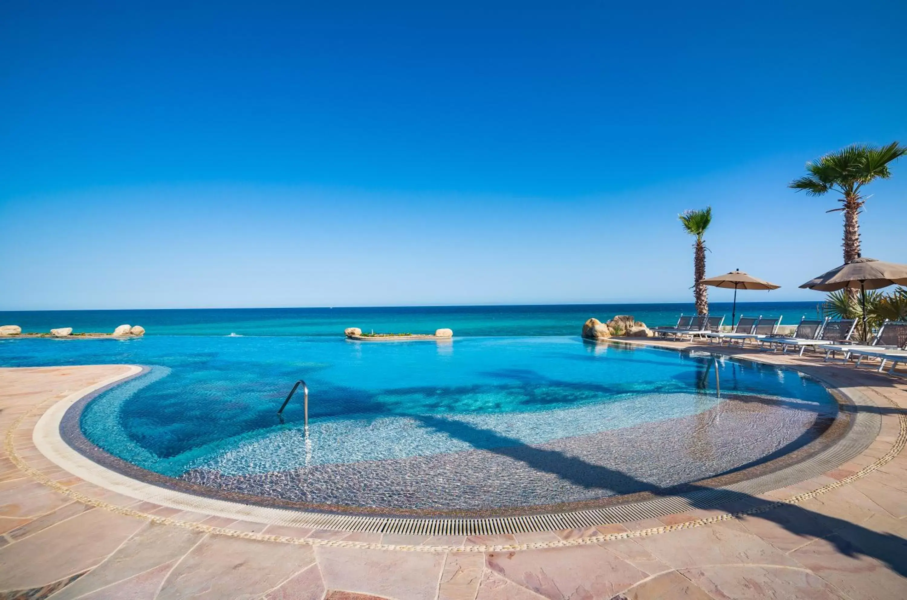 Swimming Pool in Villa La Valencia Beach Resort & Spa Los Cabos