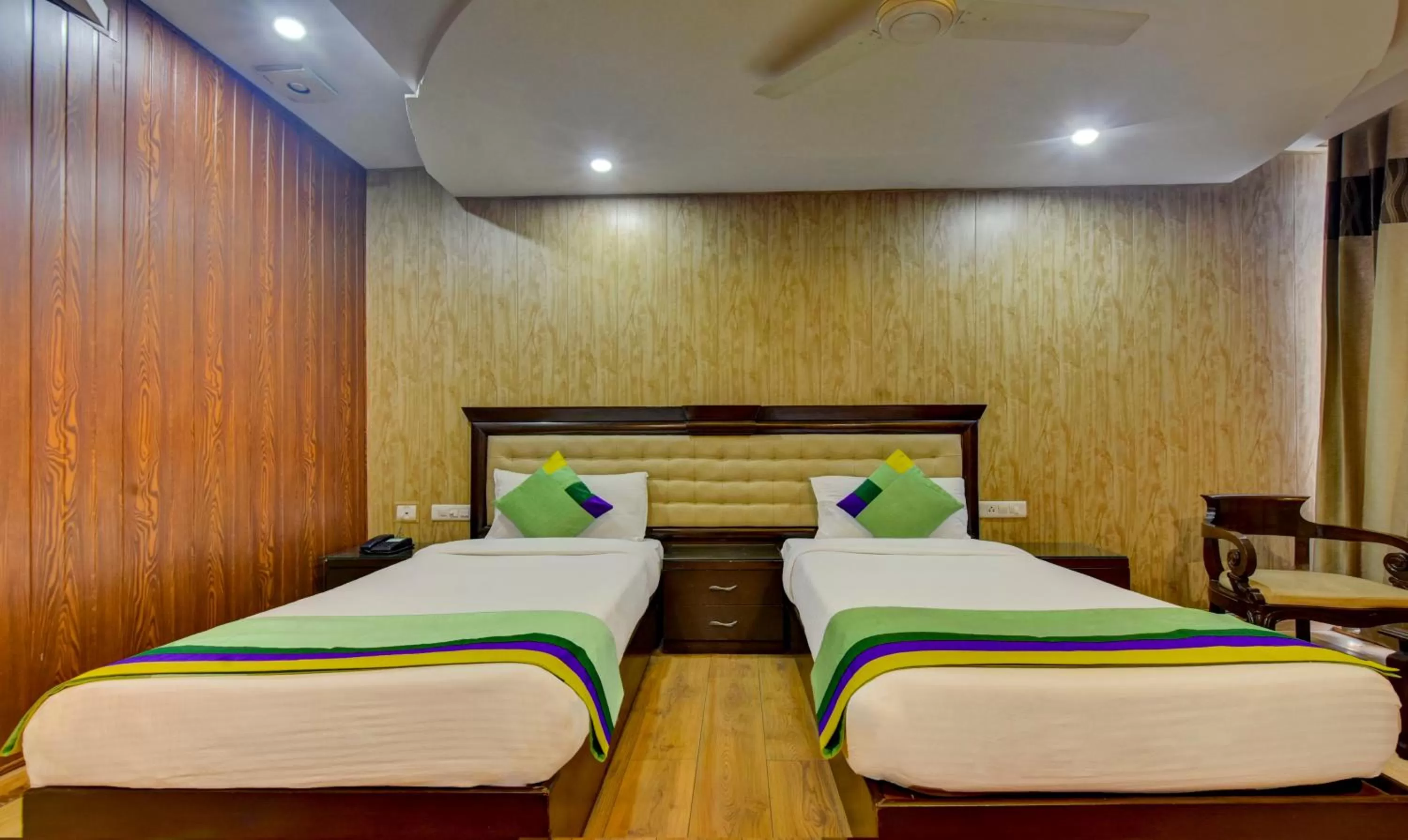 Bedroom, Bed in Treebo Elysee, Patel Nagar