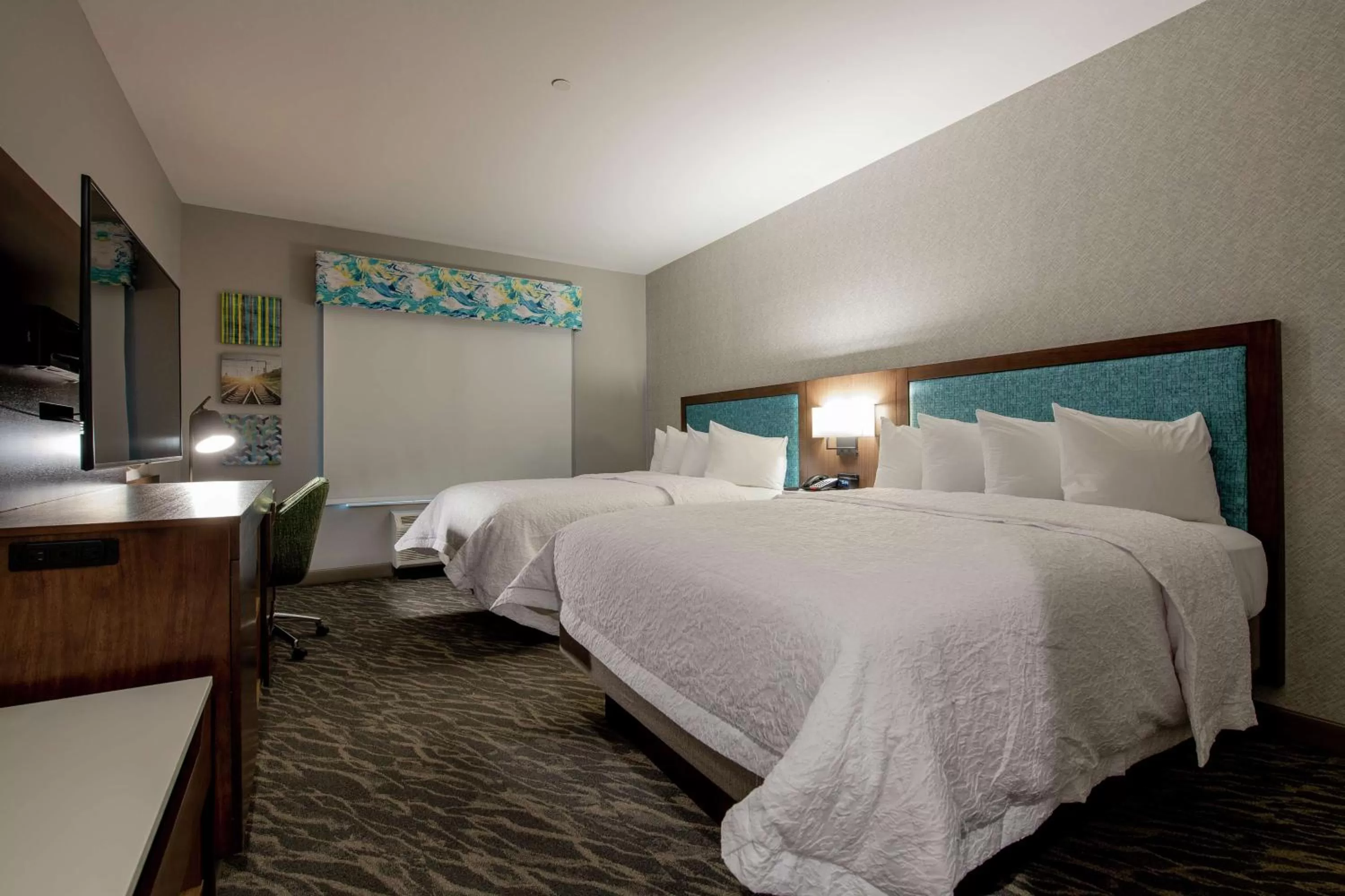 Bed in Hampton Inn & Suites Duncanville Dallas, Tx