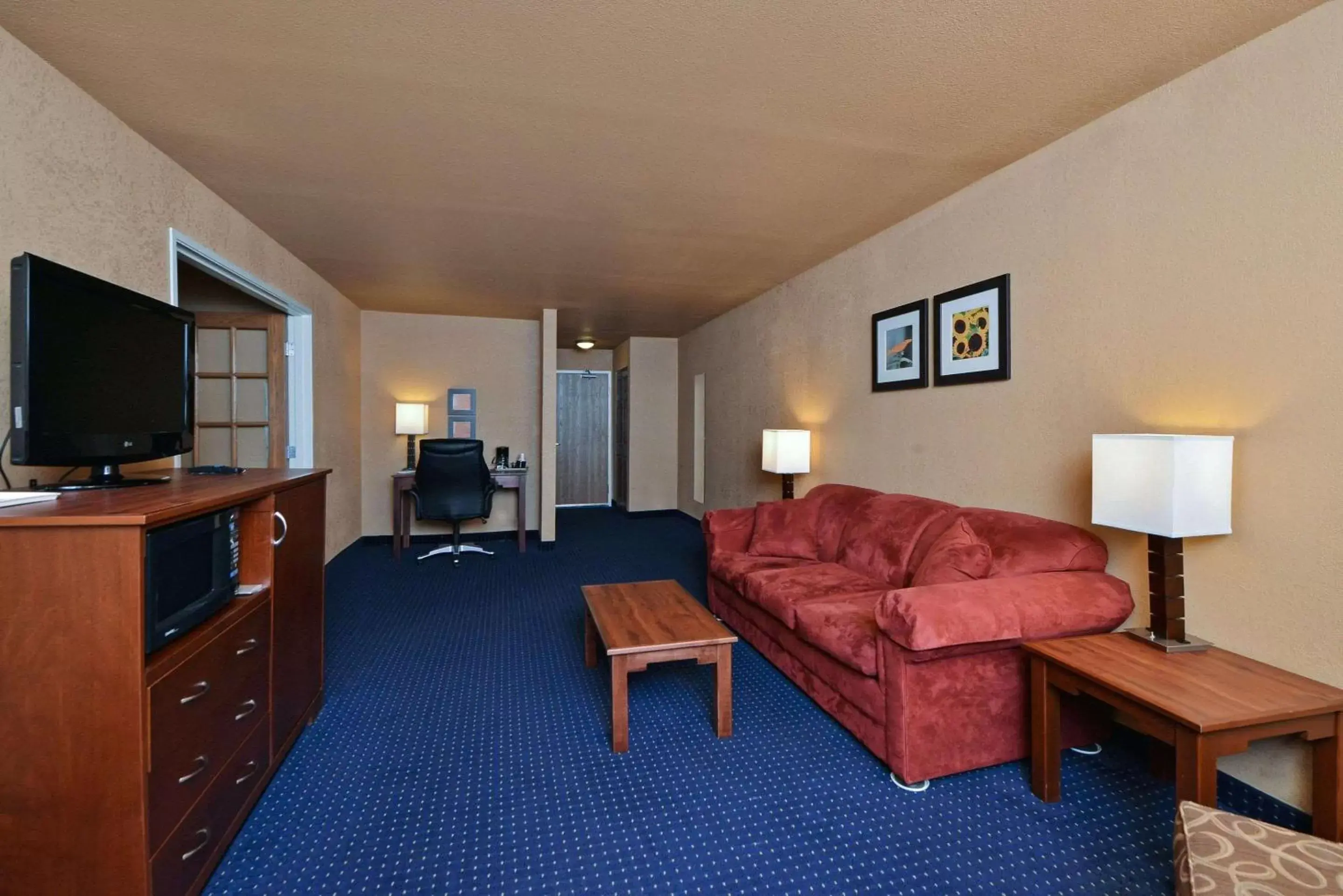 Photo of the whole room, Seating Area in Comfort Inn Albert Lea