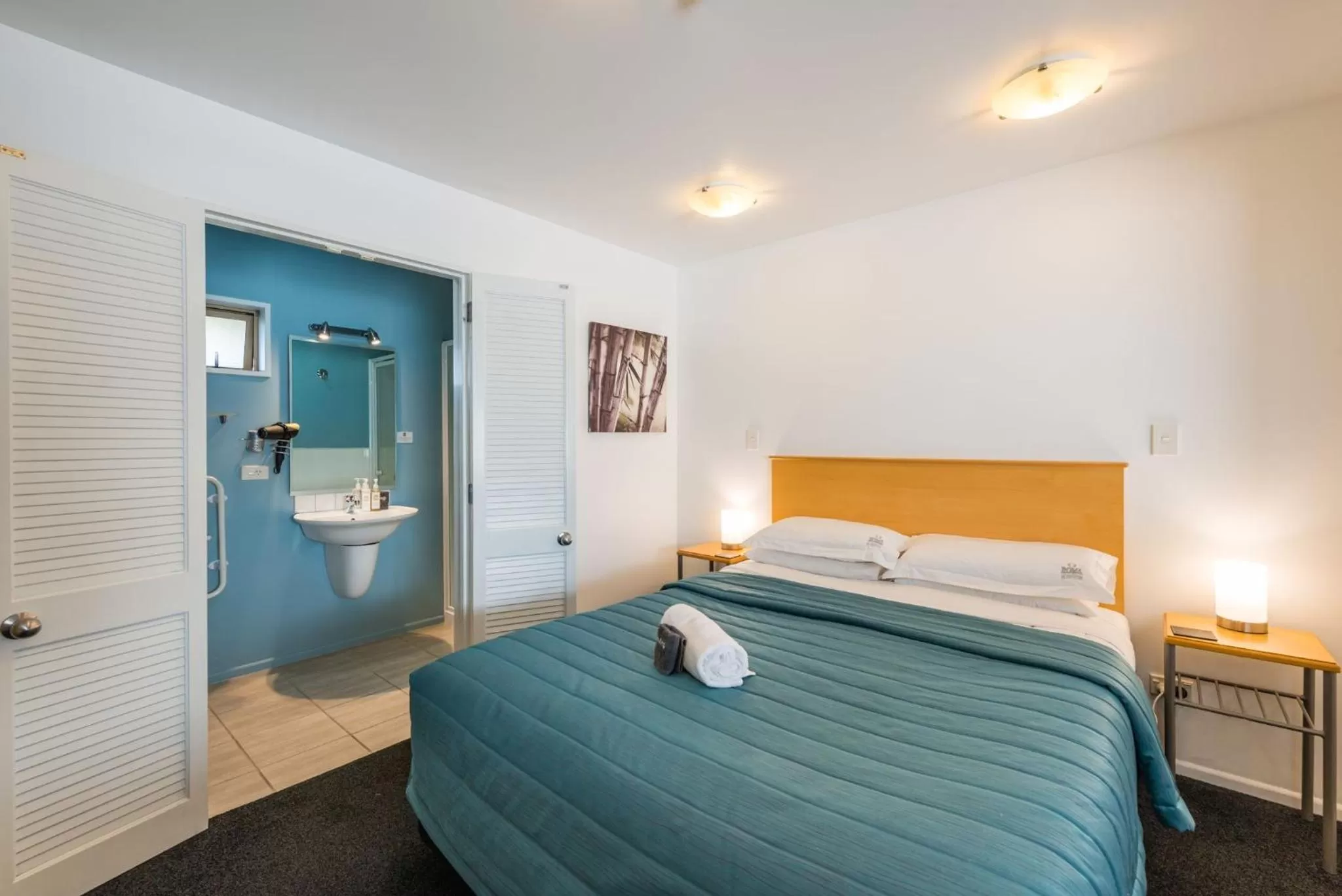 Bed in Roma On Riccarton Motel