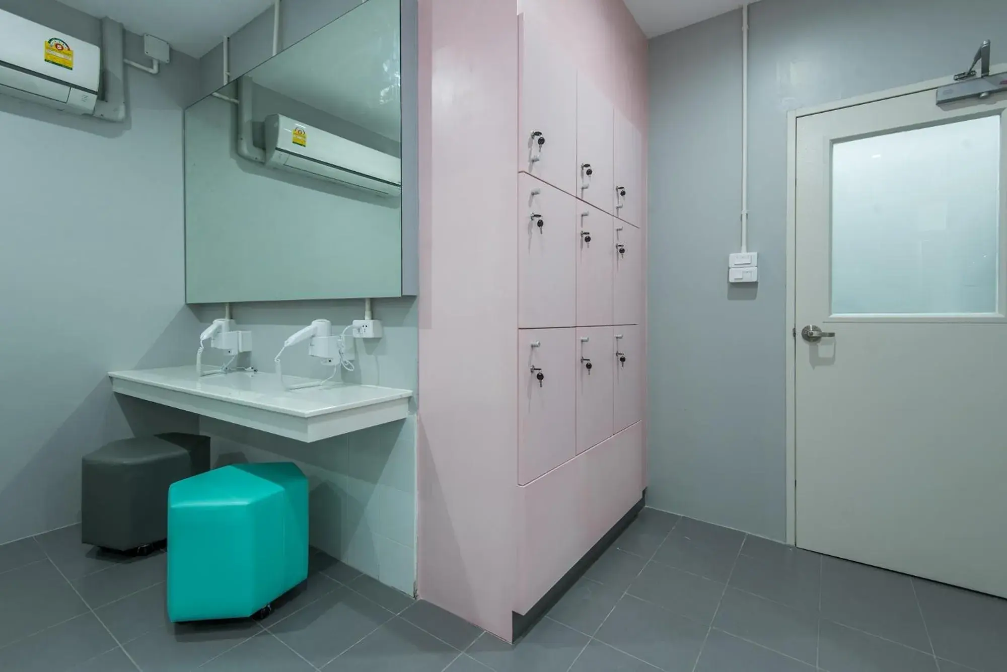 Toilet, Bathroom in Siam Stadium Hostel