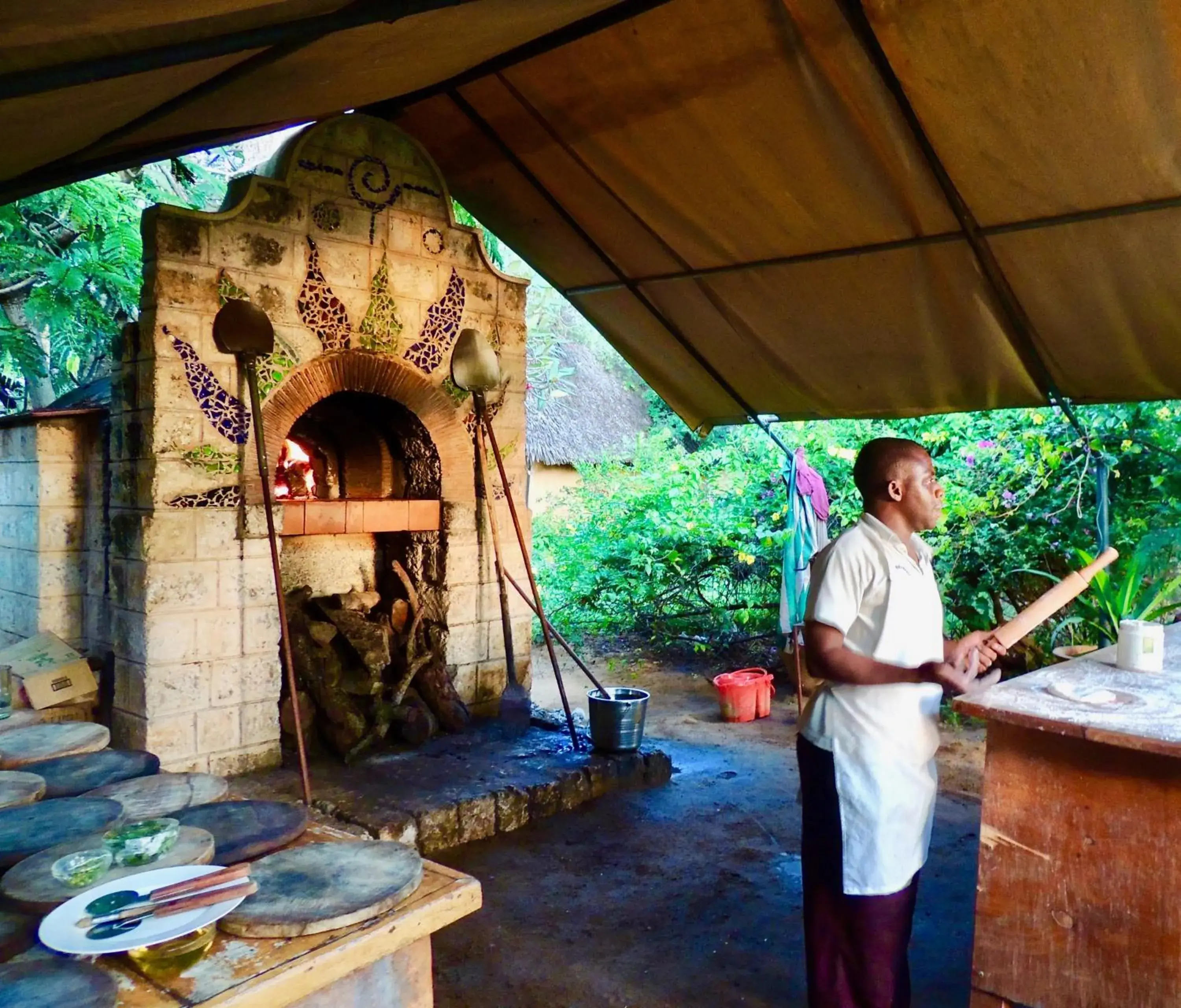 Food, BBQ Facilities in Distant Relatives Ecolodge & Backpackers