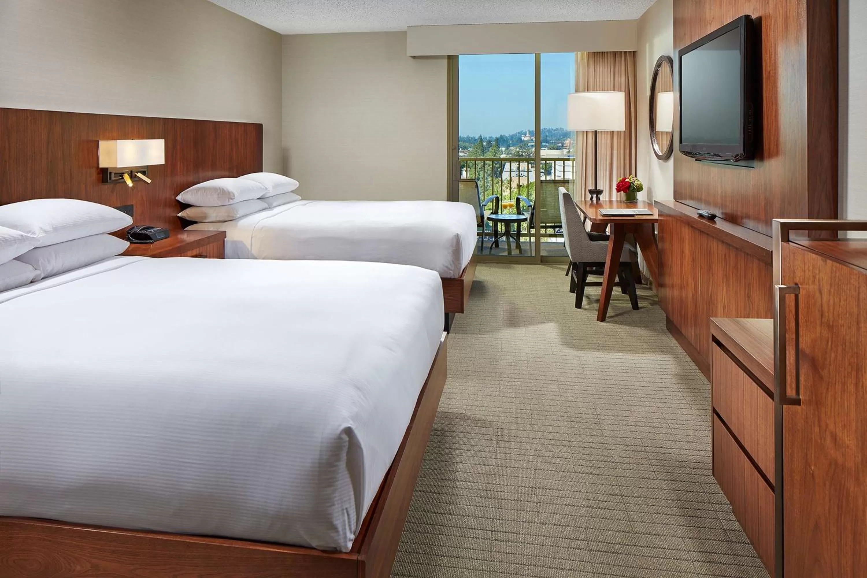 Bedroom, Bed in Hilton Pasadena