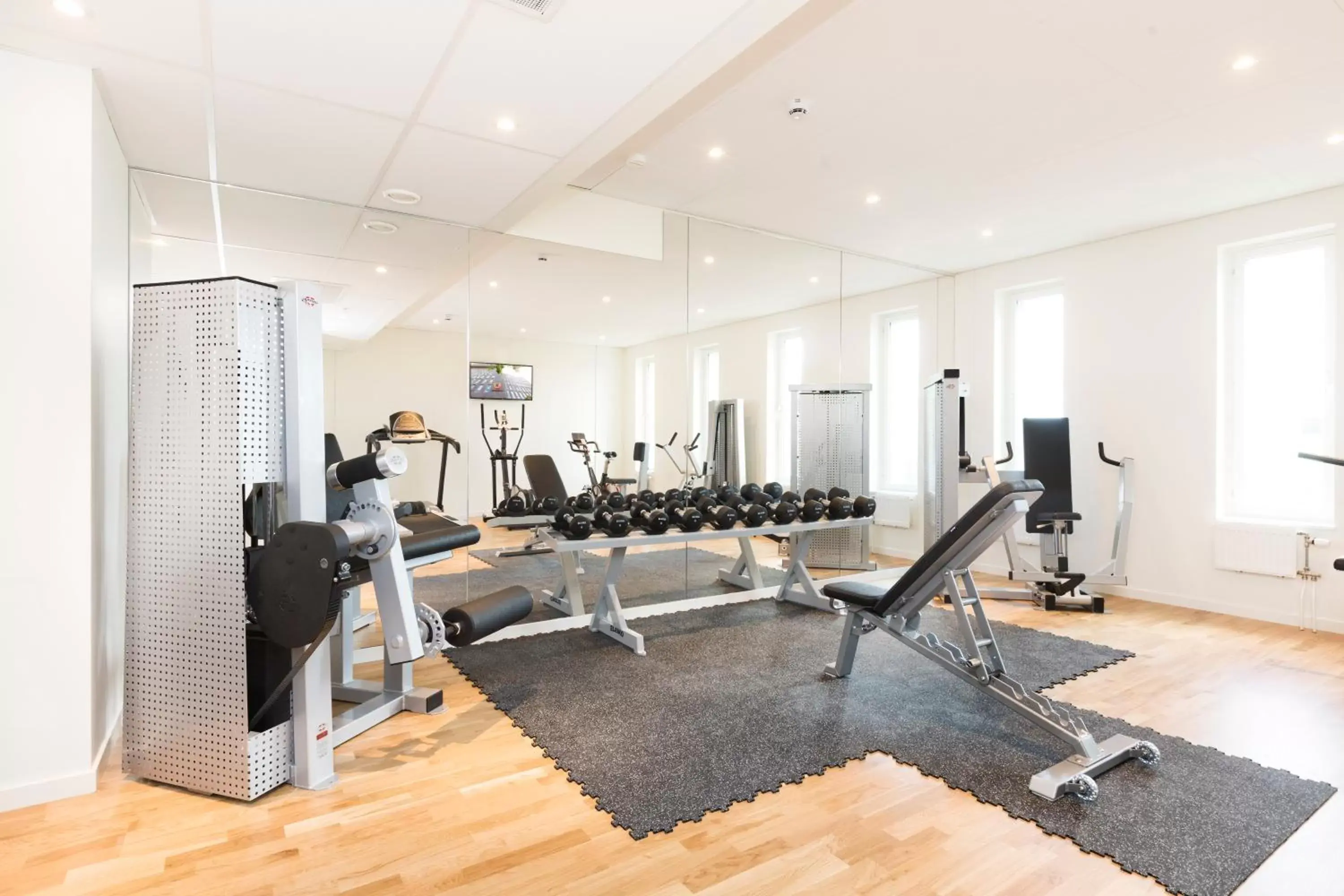 Fitness centre/facilities in Motel L Stockholm Älvsjö Fitness centre/facilities in Motel L Stockholm Älvsjö