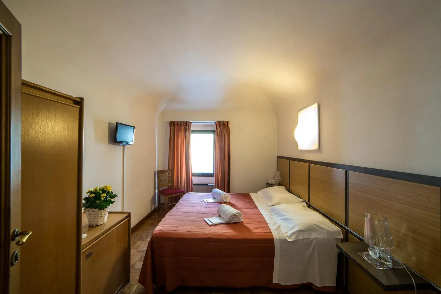 Photo of the whole room, Bed in La Vecchia Cartiera