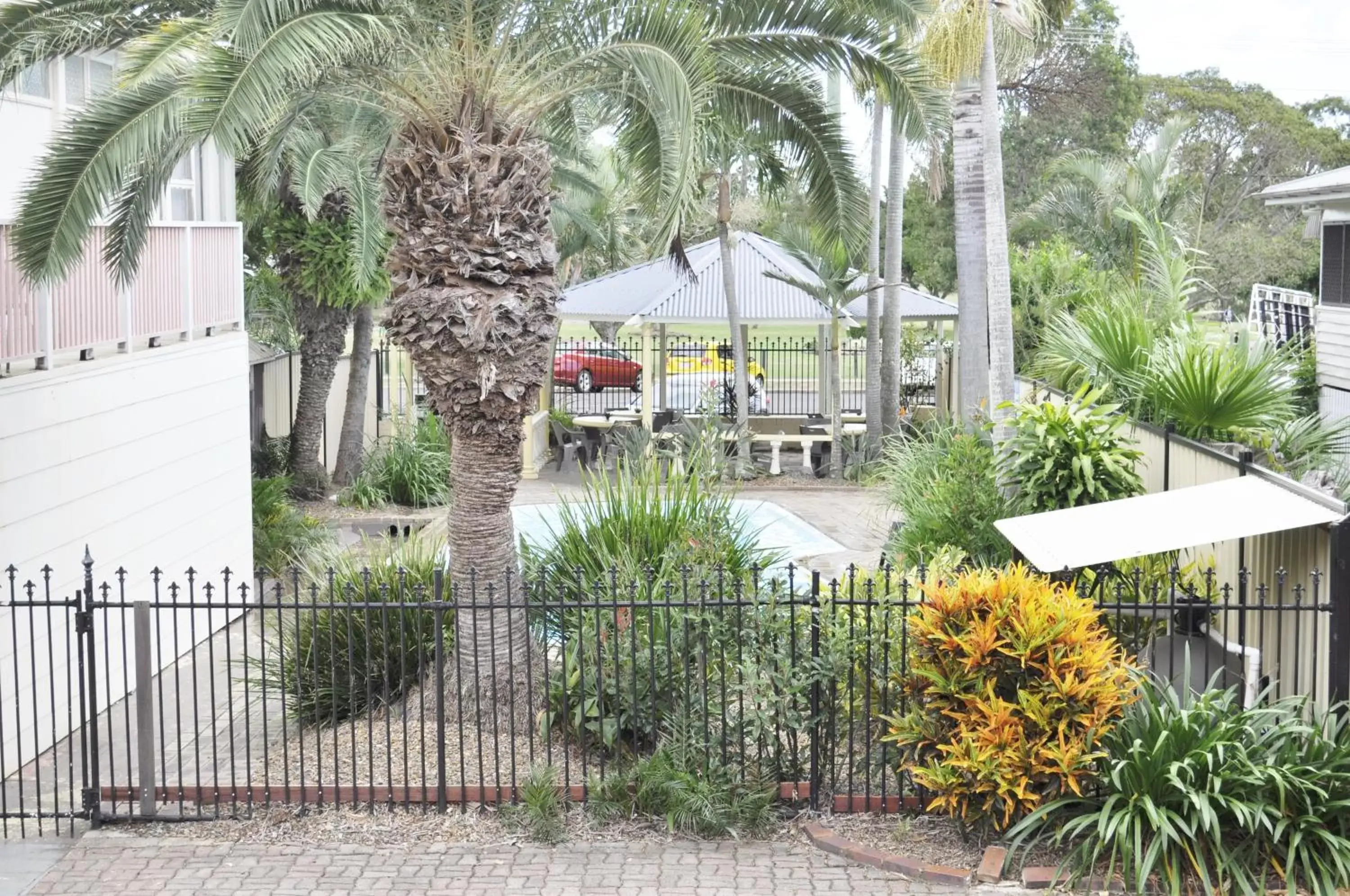 Garden, Property Building in Alexandra Park Motor Inn