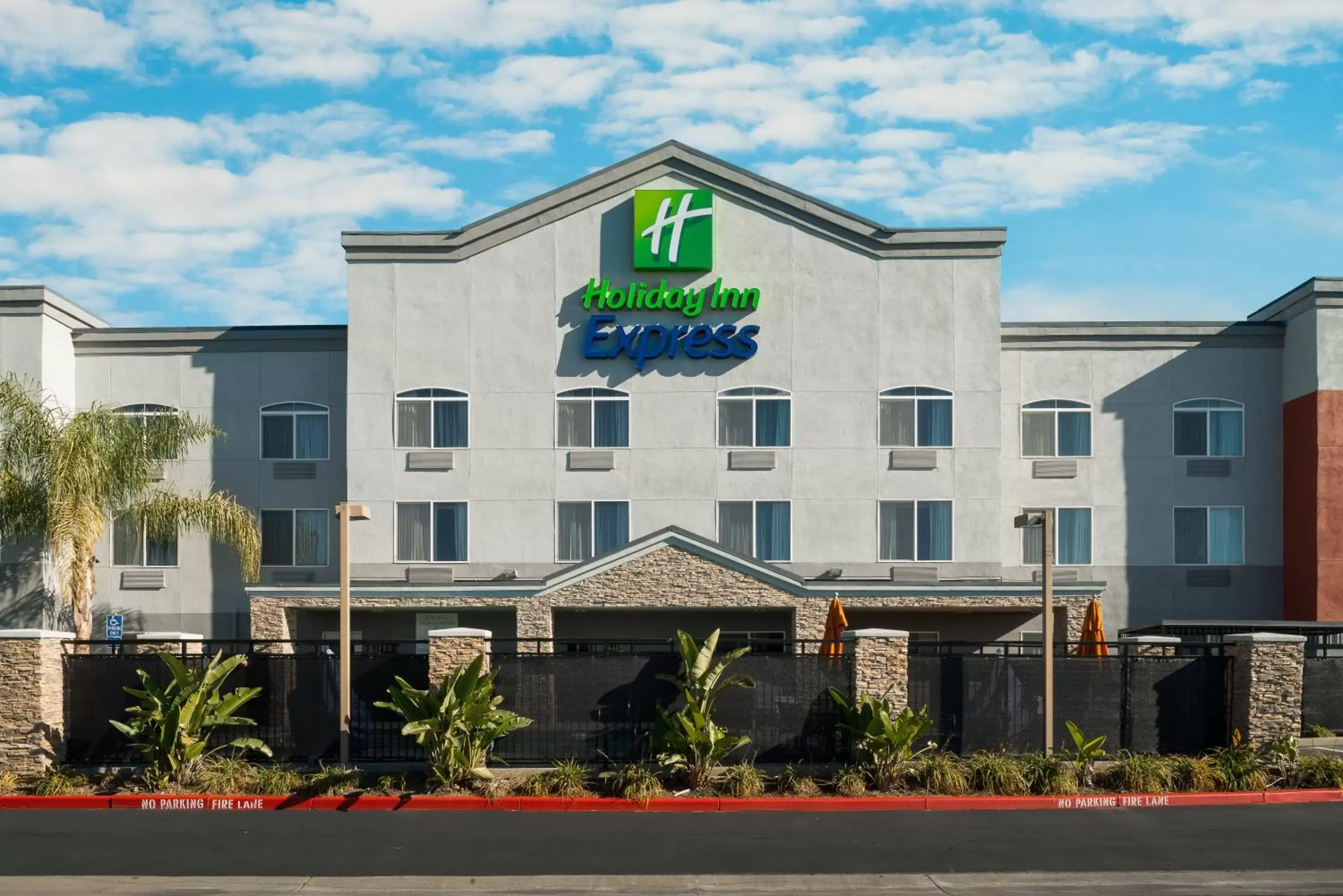 Property Building in Holiday Inn Express Rocklin - Galleria Area, an IHG Hotel