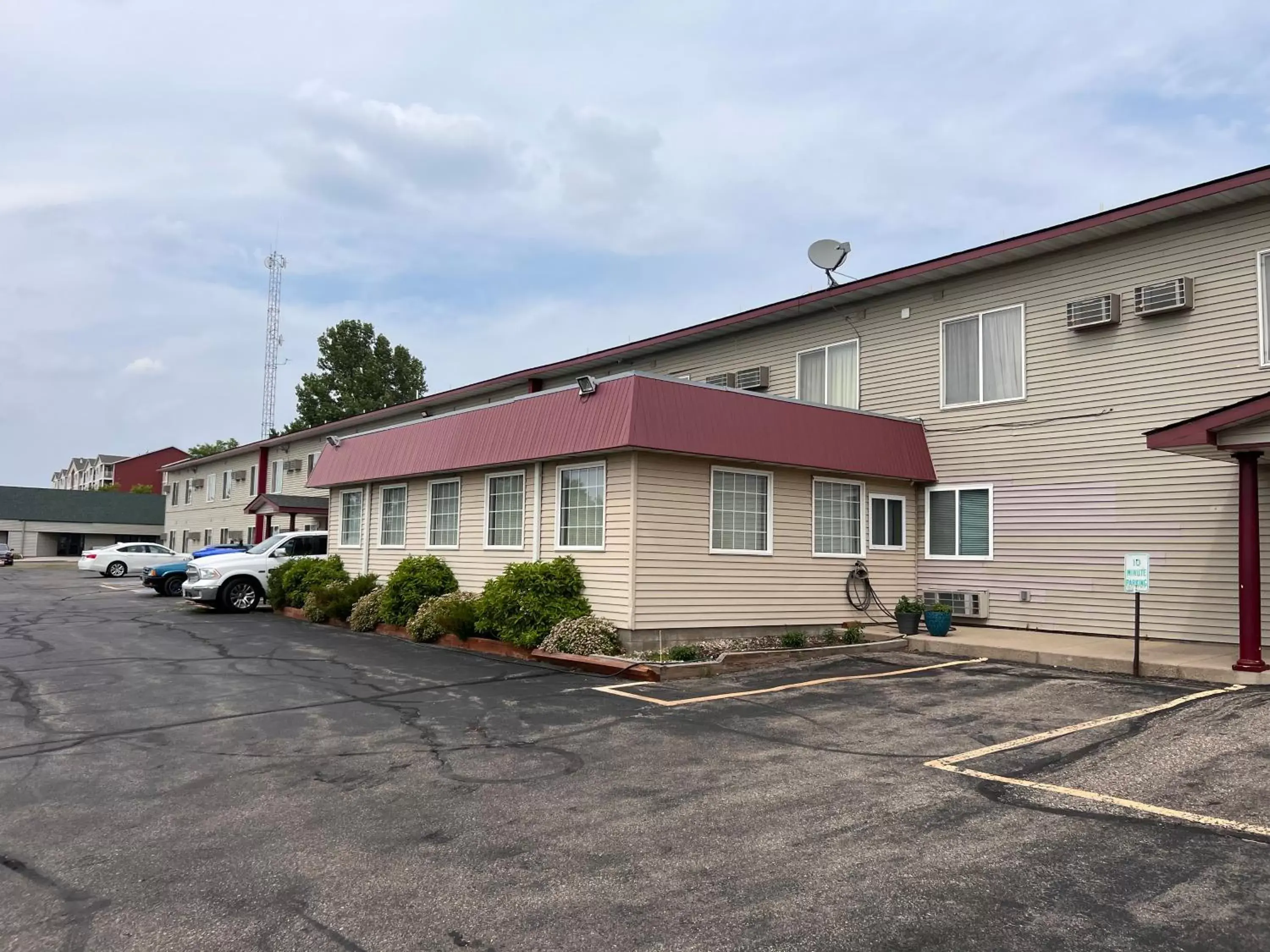 Property Building in Fergus Inn