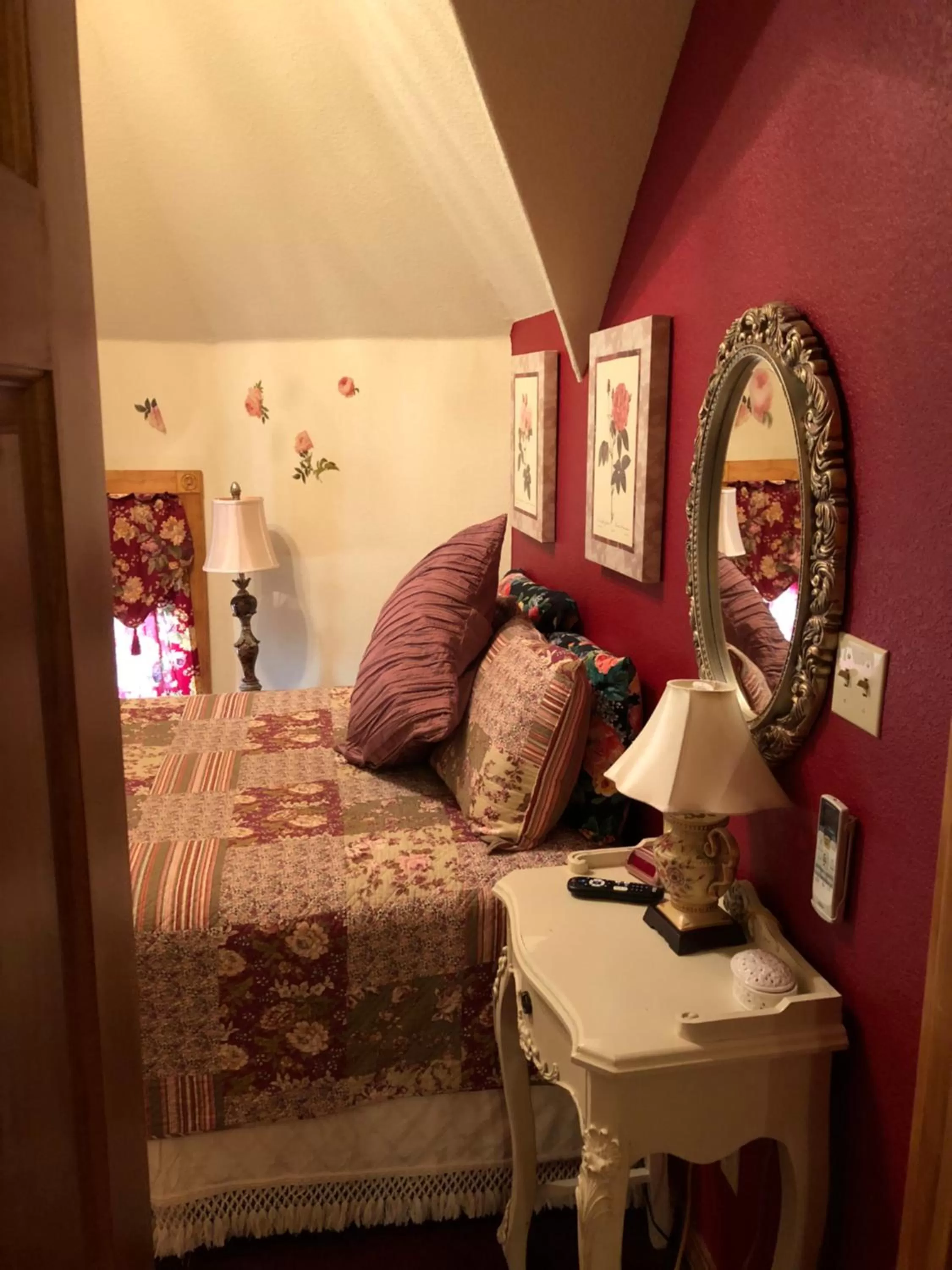 Bed in All Seasons Inn