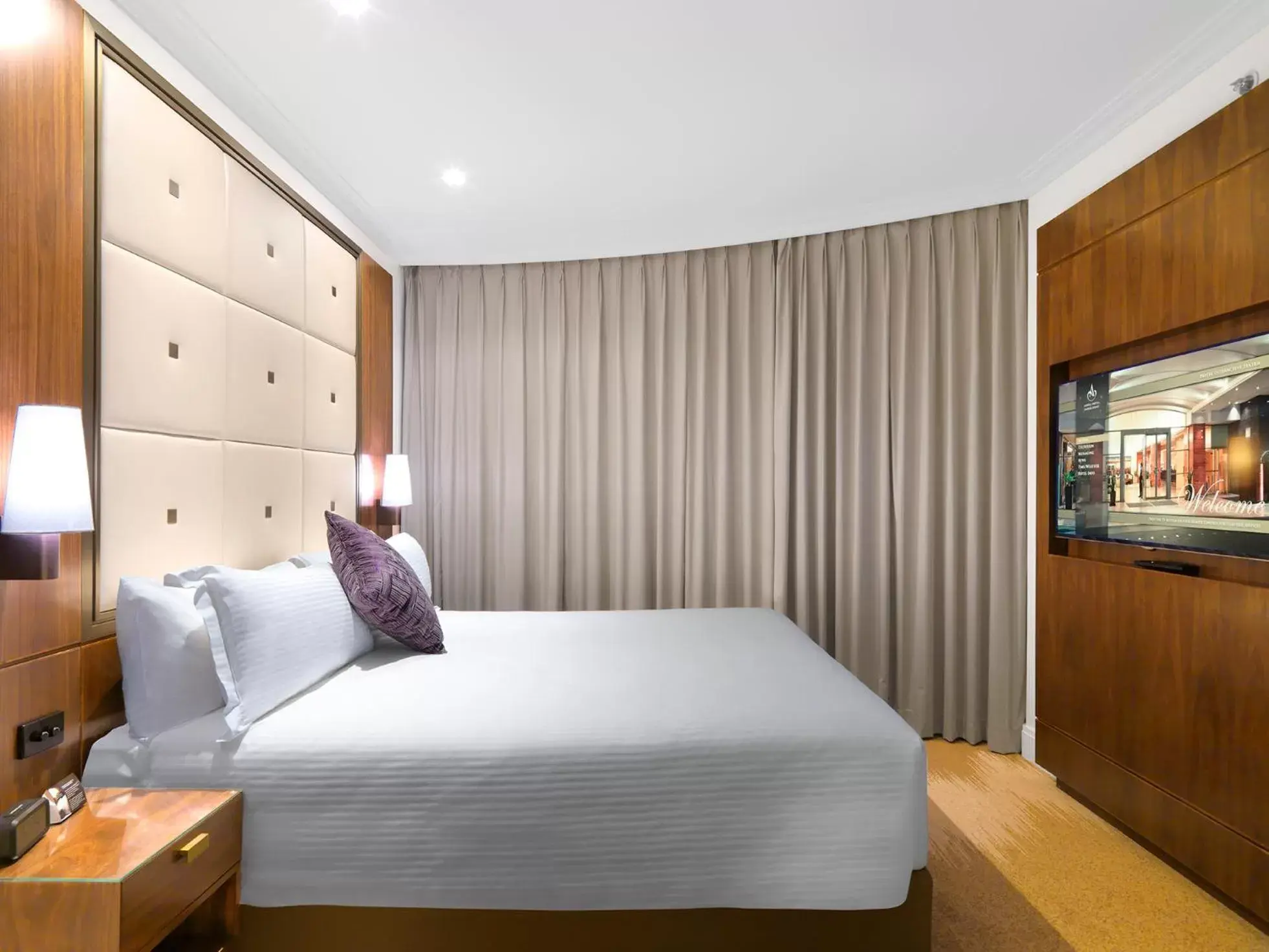 Bed in Amora Hotel Jamison Sydney