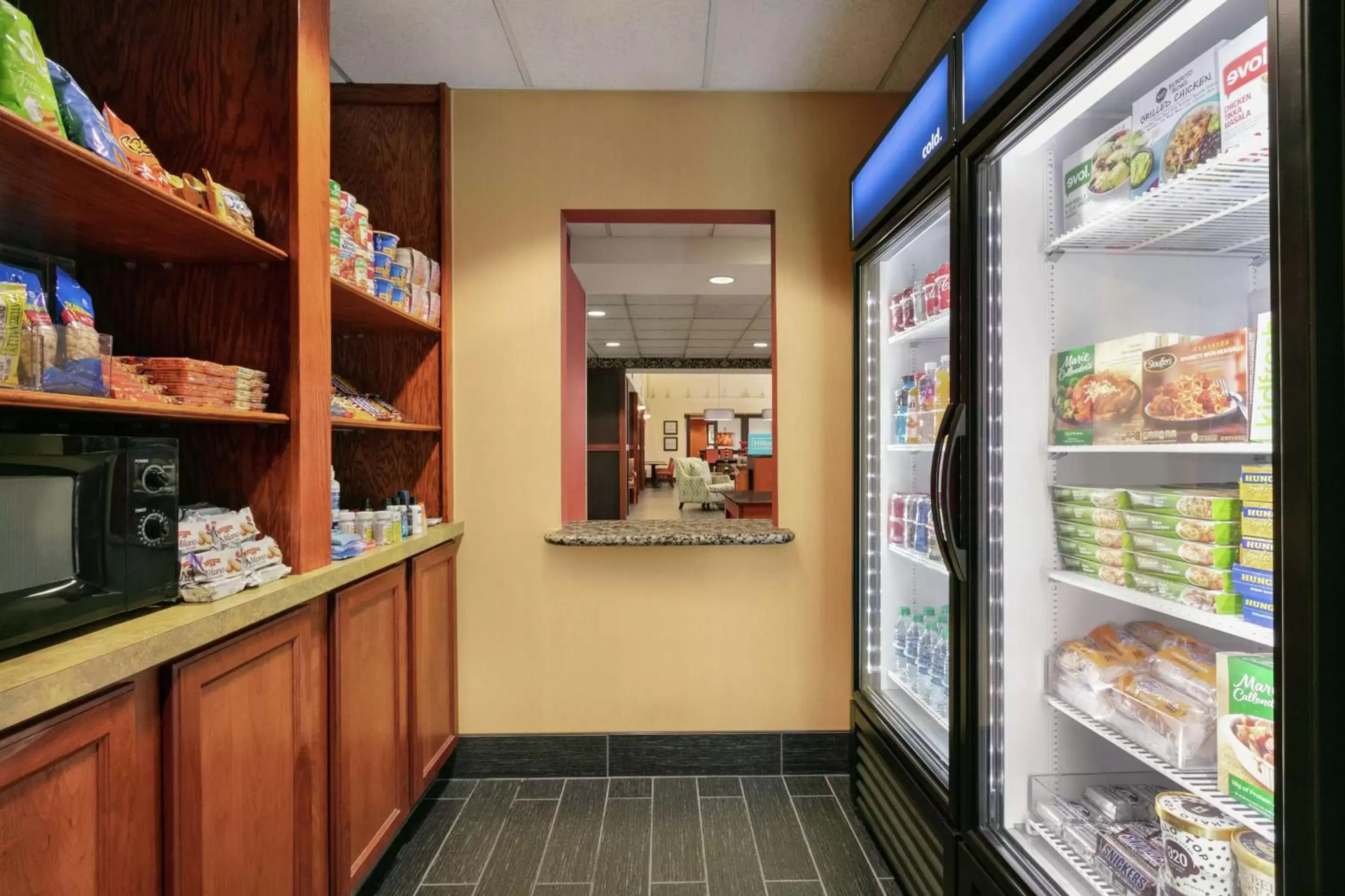 Restaurant/places to eat in Hampton Inn & Suites Lawton Restaurant/places to eat in Hampton Inn & Suites Lawton