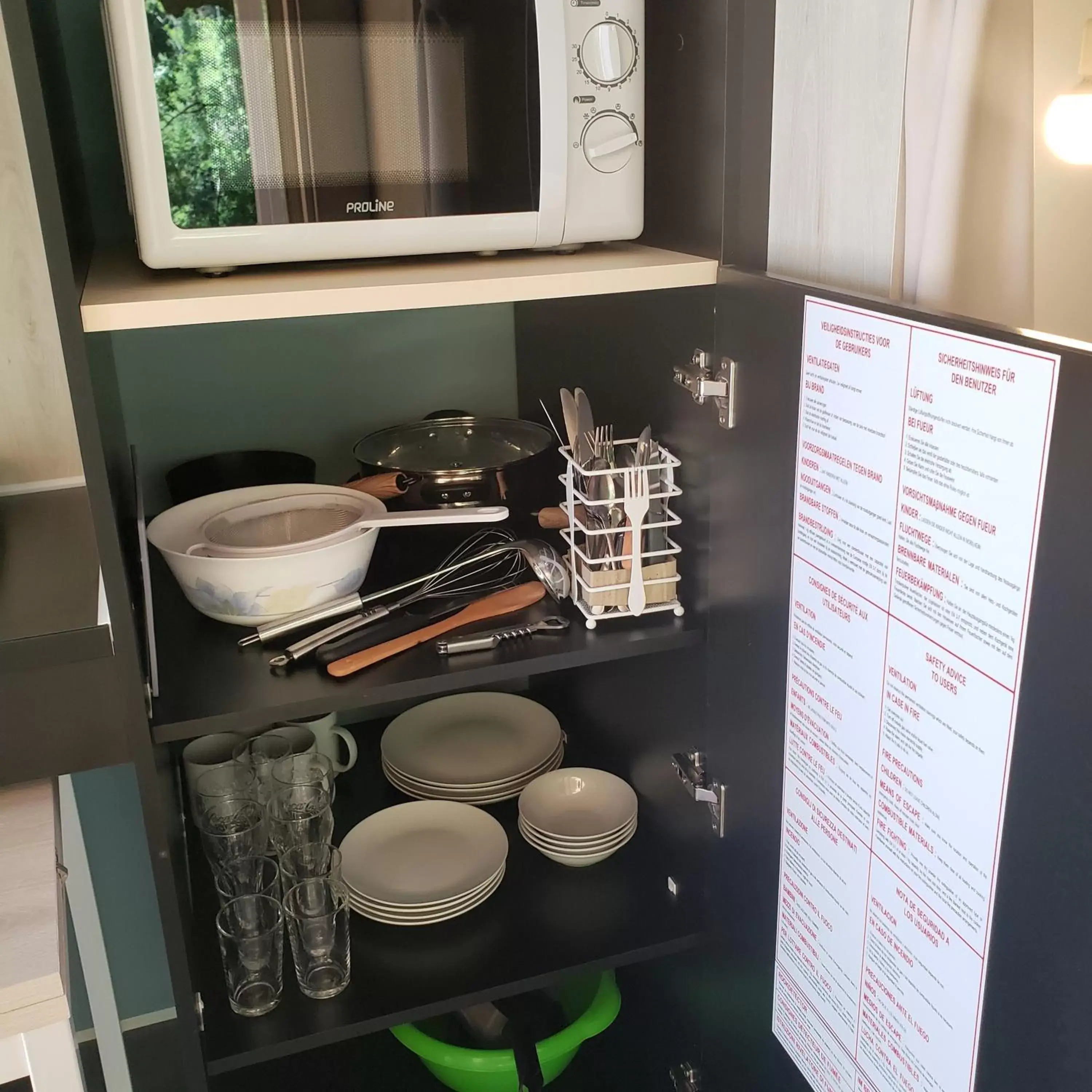 Kitchen or kitchenette, Bathroom in Le Moulin D'onclaire Camping et chambres d'hôtes