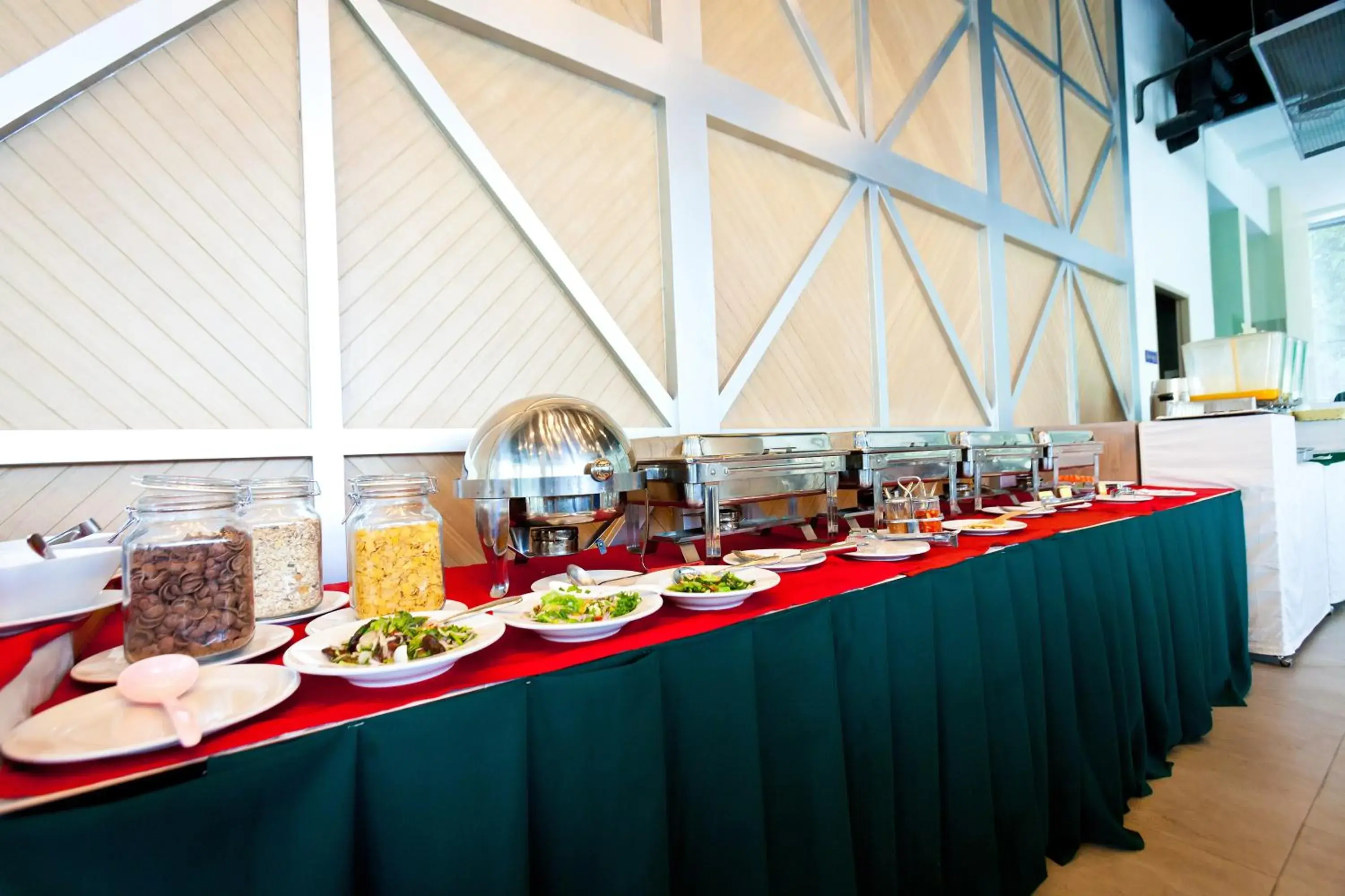 Restaurant/places to eat in Ramaburin Resort Patong - SHA Extra Plus Restaurant/places to eat in Ramaburin Resort Patong - SHA Extra Plus