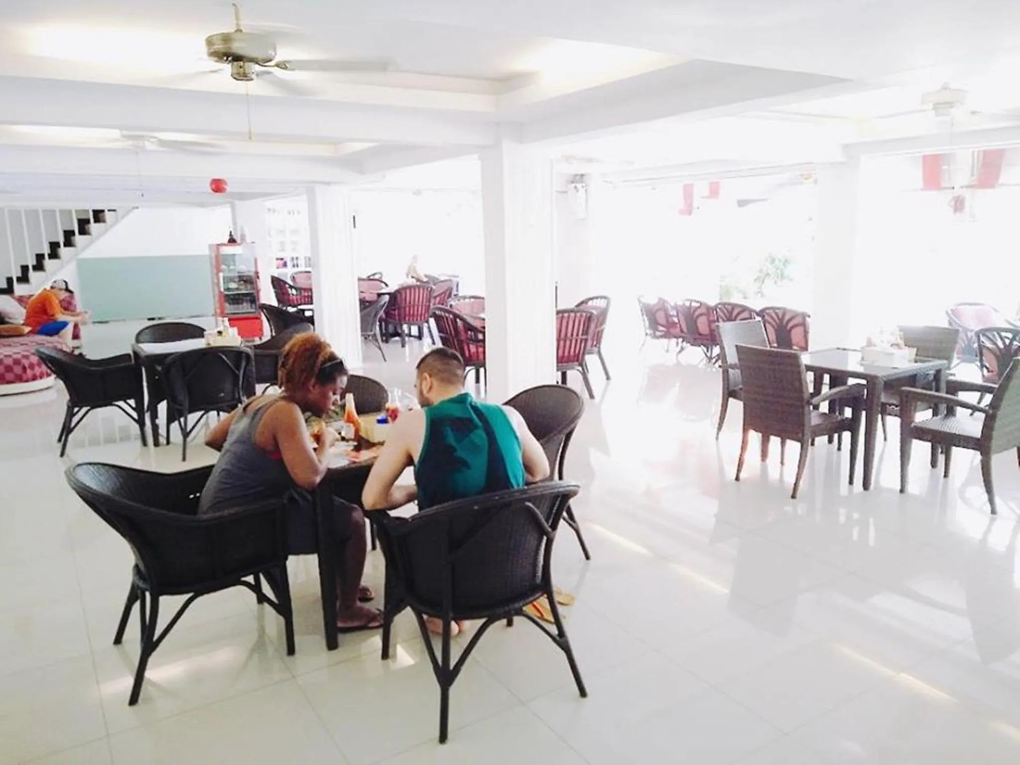 Restaurant/places to eat in Boomerang Inn