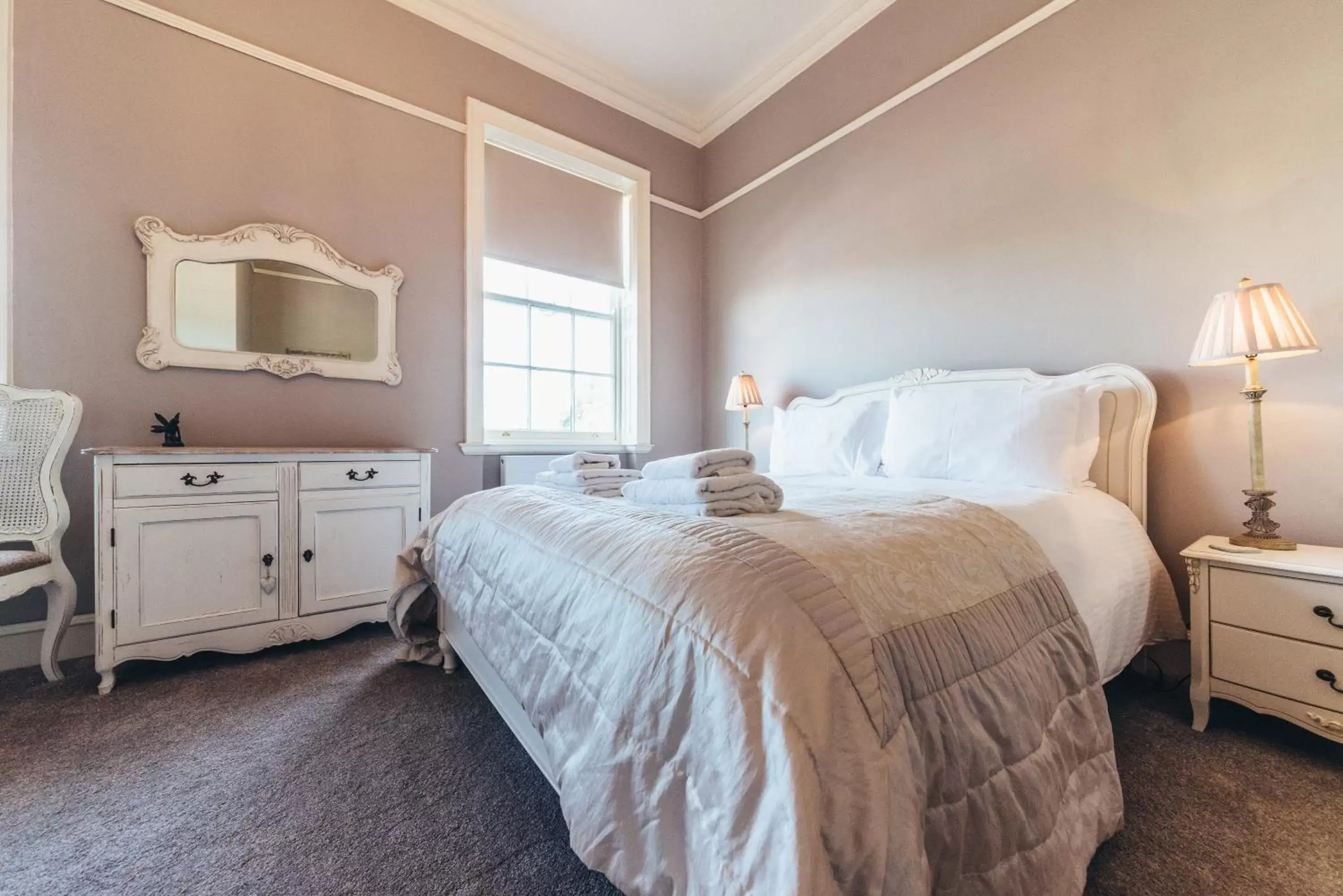 Bedroom, Bed in Birchover Bridgford Hall