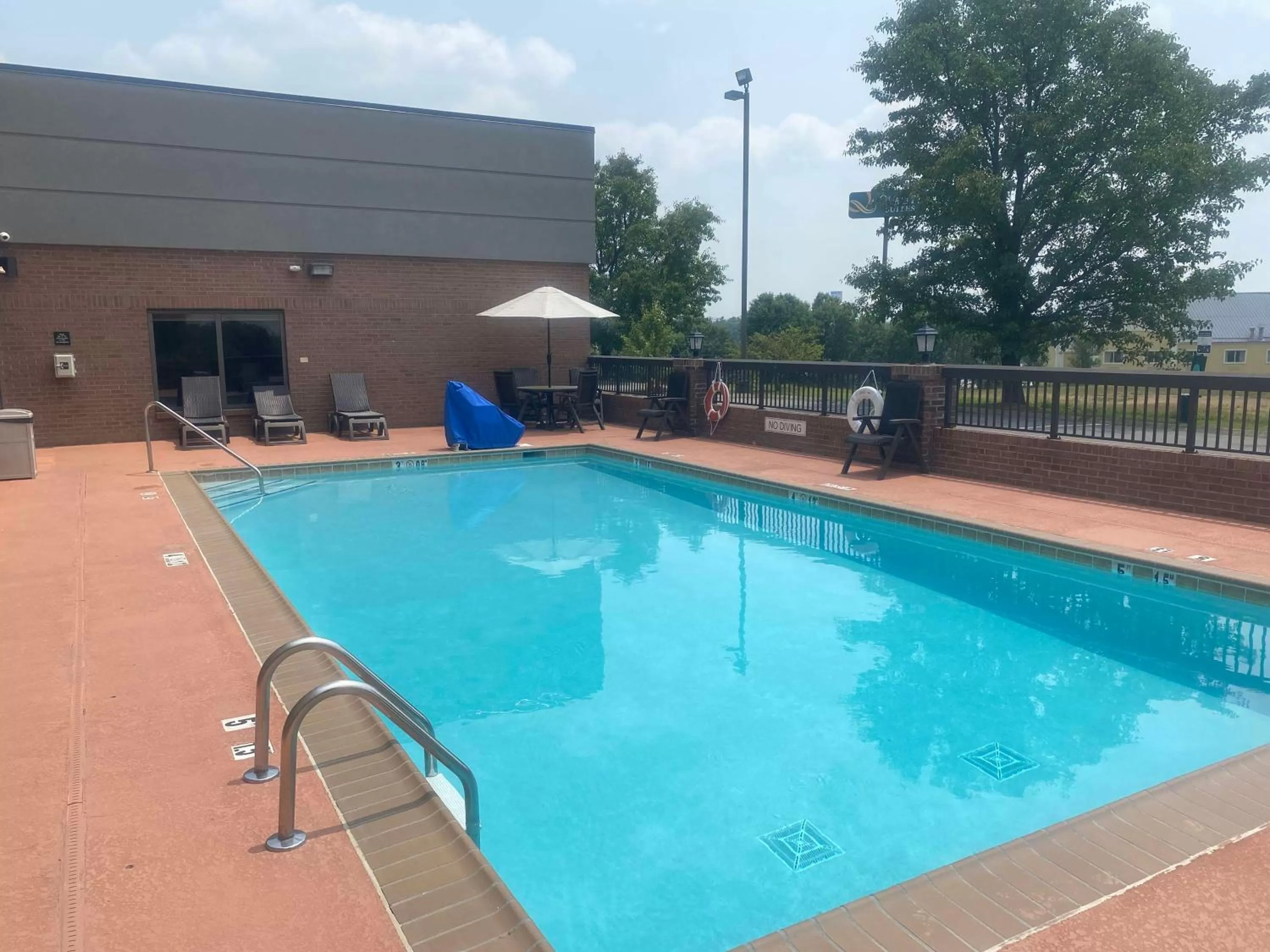 Pool view in Hampton Inn Corbin