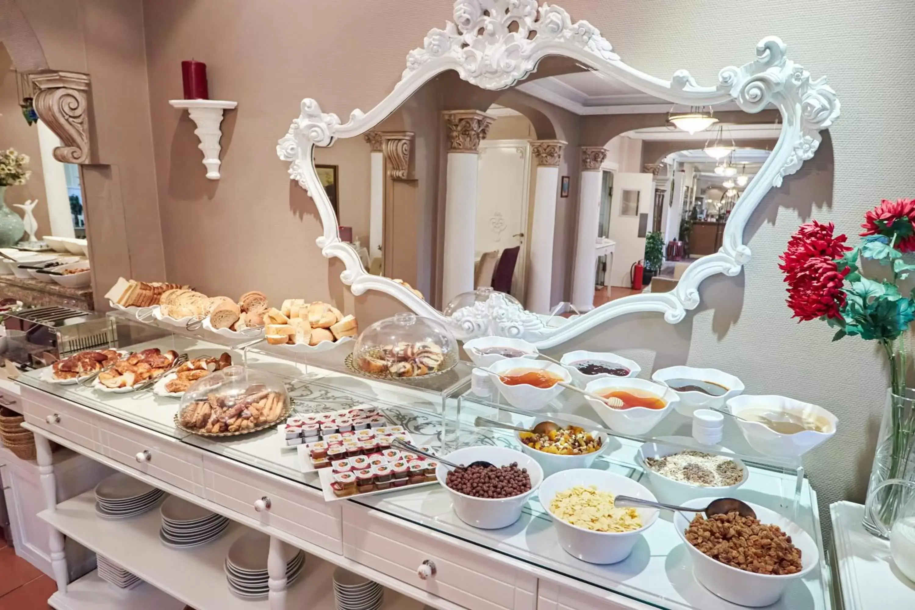 Buffet breakfast in Celal Sultan Hotel Special Class