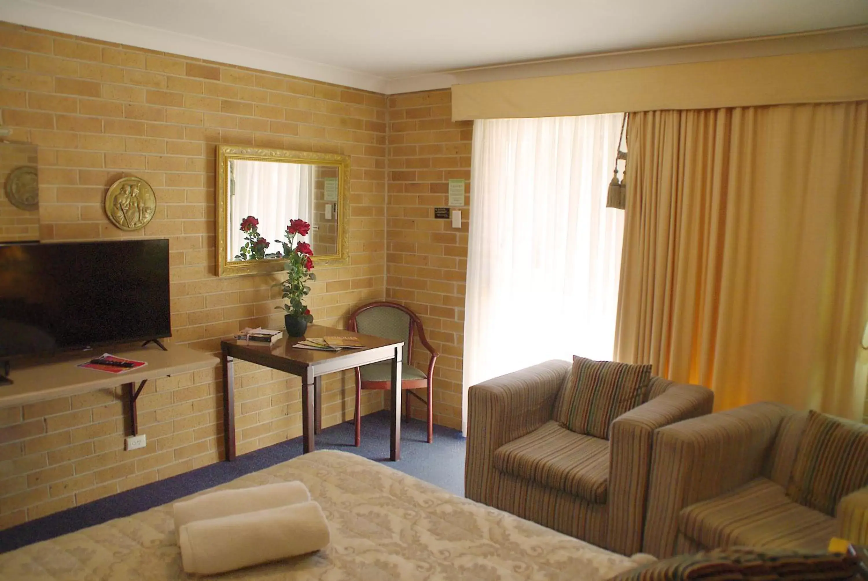 Seating Area in White Lanterns Motel