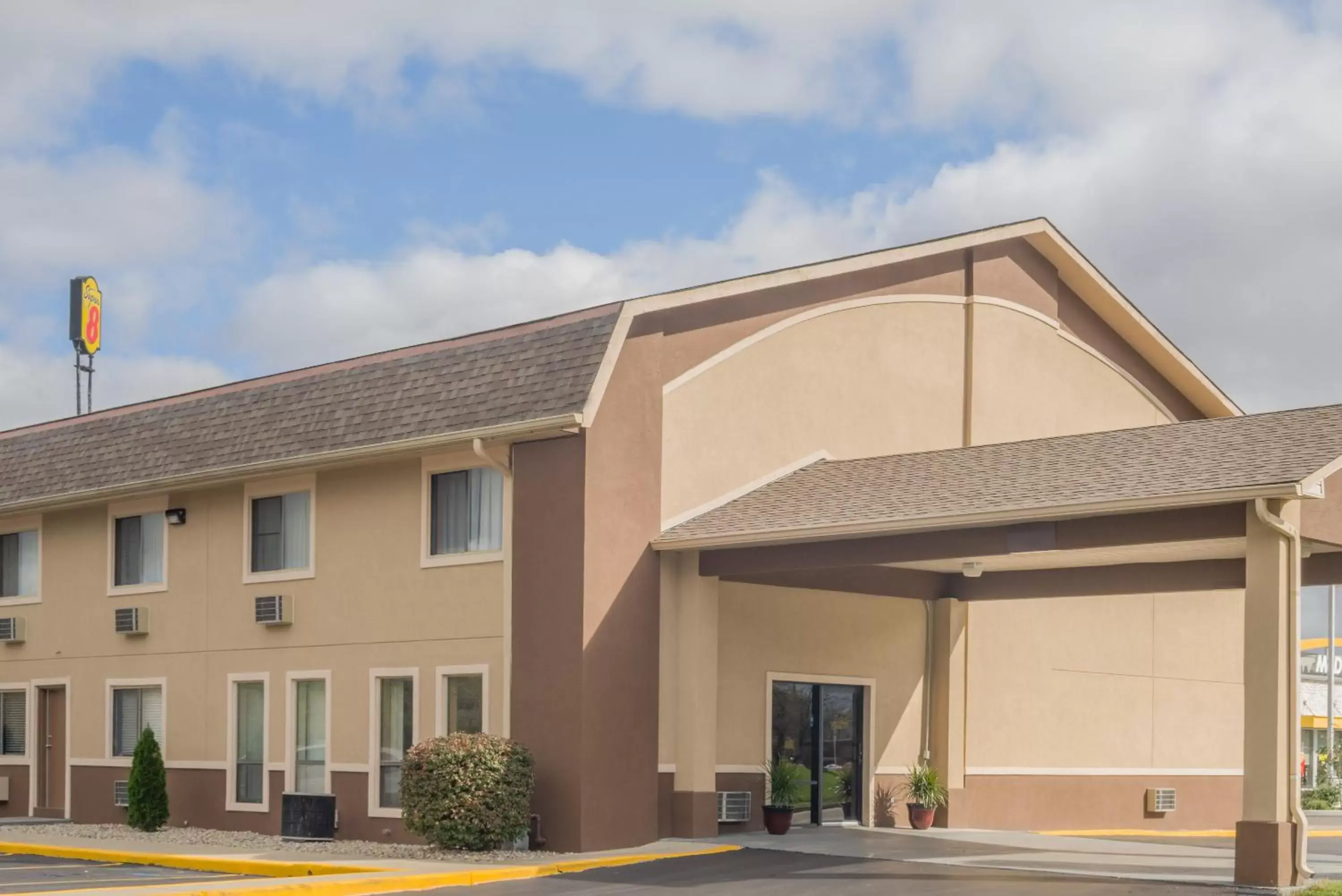 Facade/entrance, Property Building in Super 8 by Wyndham Shelbyville