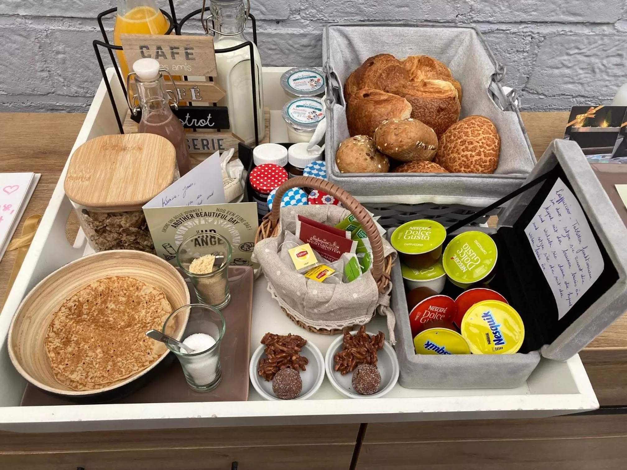 Breakfast in Le Nid d'Ange