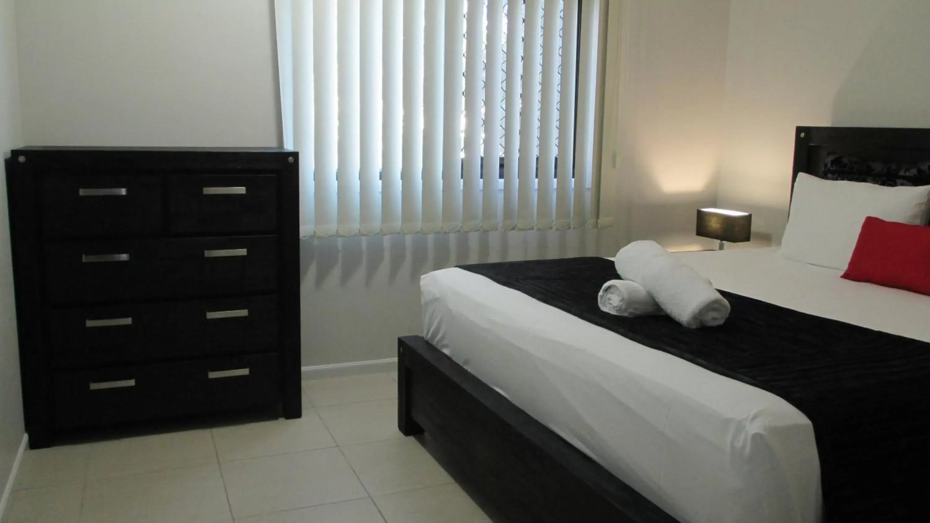 Bedroom, Bed in Edge Apartments Cairns