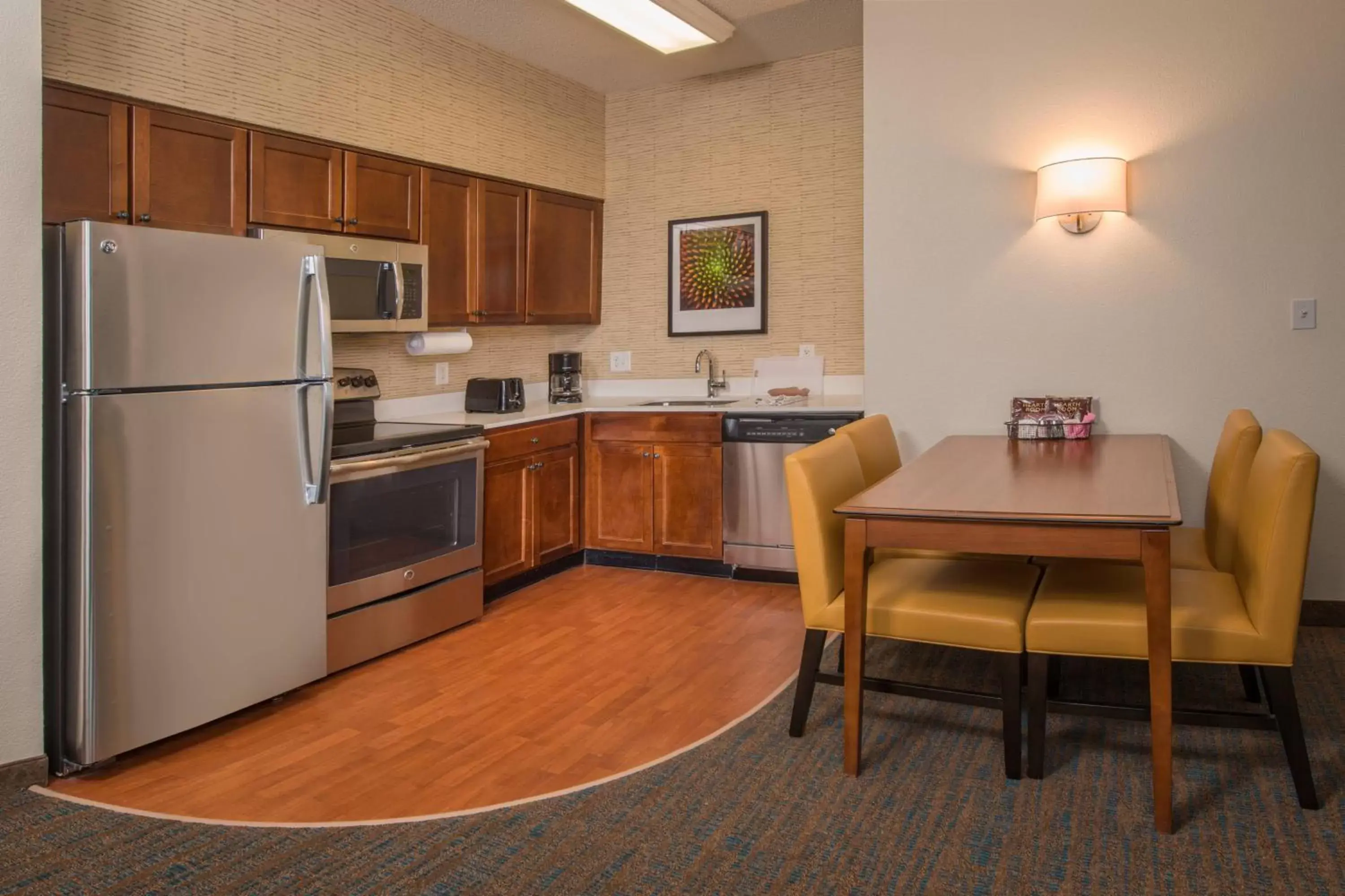 Bedroom, Kitchen/Kitchenette in Residence Inn Chantilly Dulles South