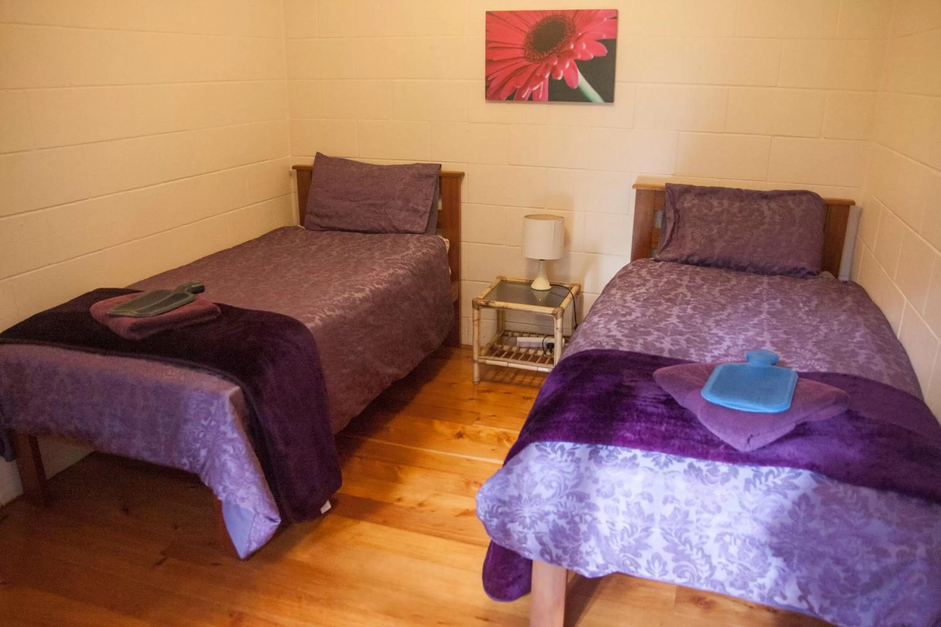 Bed, Room Photo in Kawai Purapura Yoga Retreat Centre