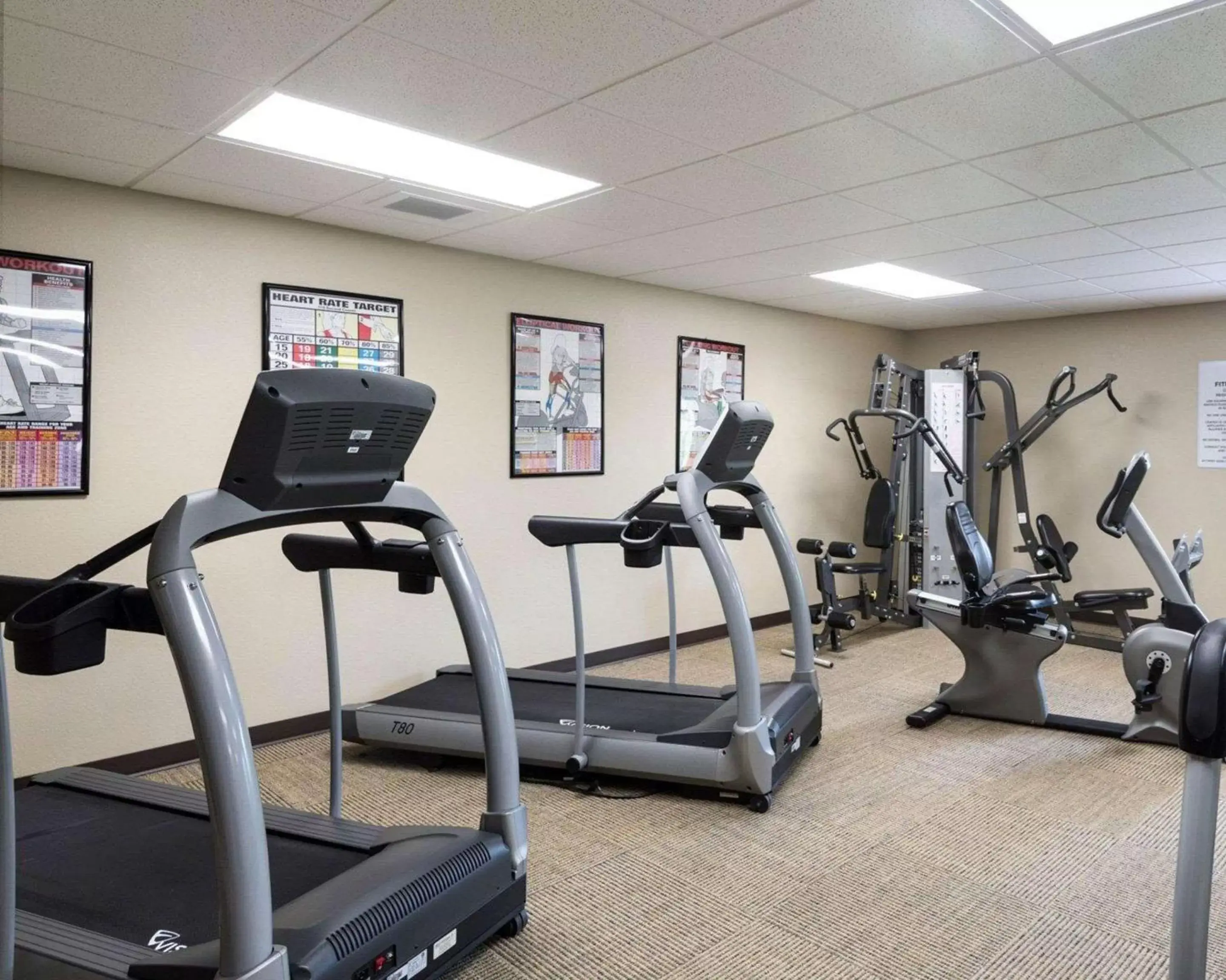 Fitness centre/facilities, Fitness Center/Facilities in Suburban Studios Wheeling - Triadelphia