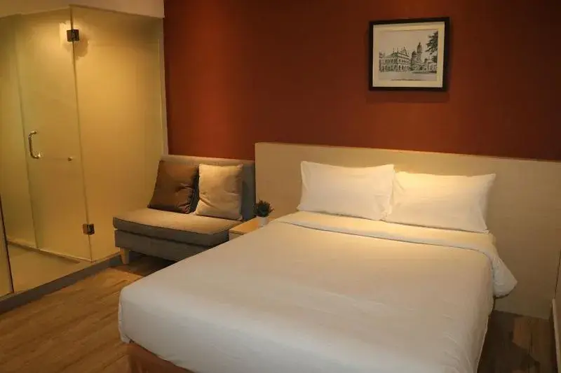 Bedroom, Bed in Pacific Express Hotel Central Market Kuala Lumpur