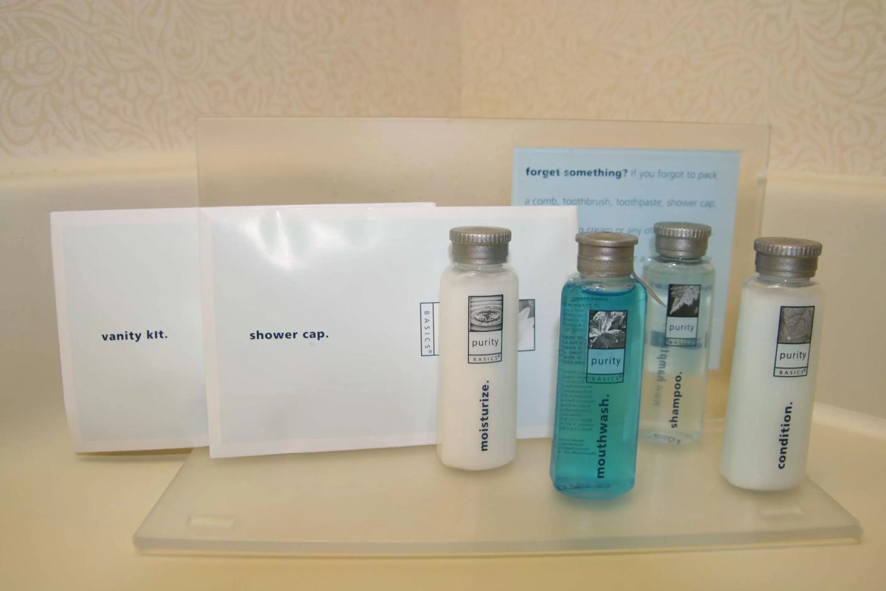 Bathroom in Hampton Inn Youngstown-North