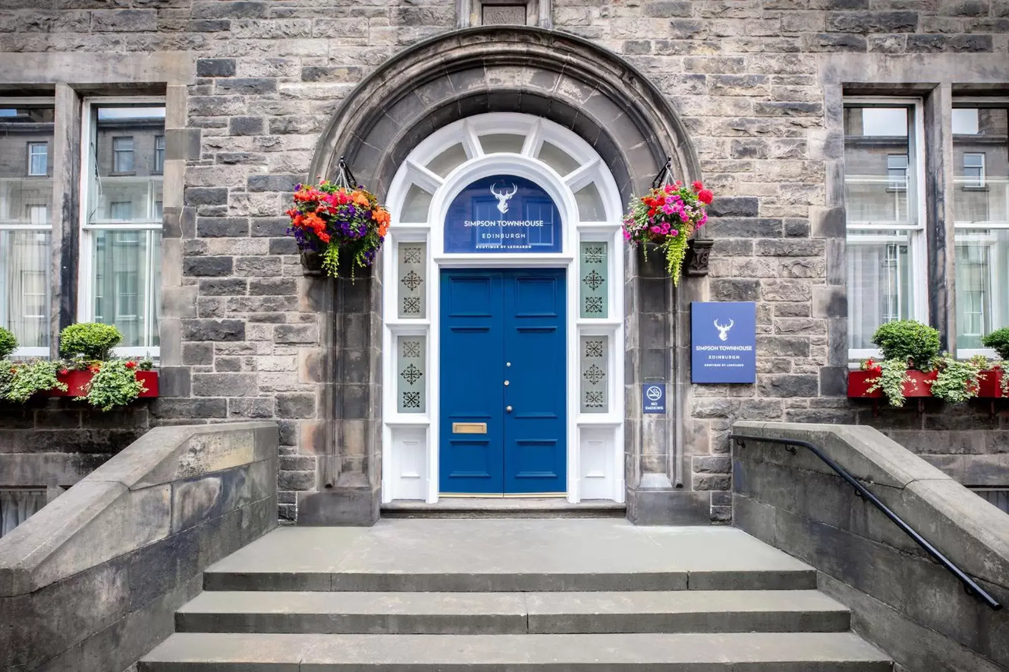 Property building, Facade/Entrance in Leonardo Edinburgh City